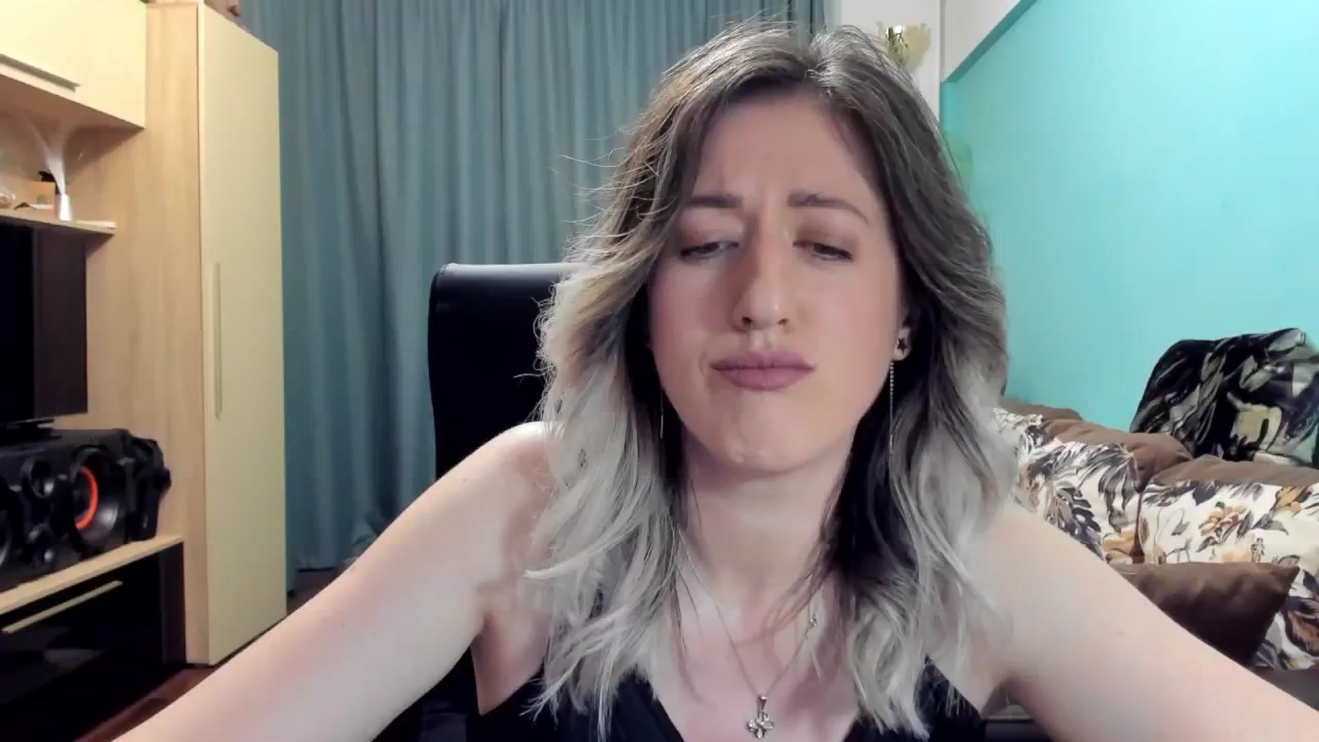 Gallery image thumbnail from SweetDelia_'s myfreecams stream on, 10/20/2024, 22:04 image 4 of 20