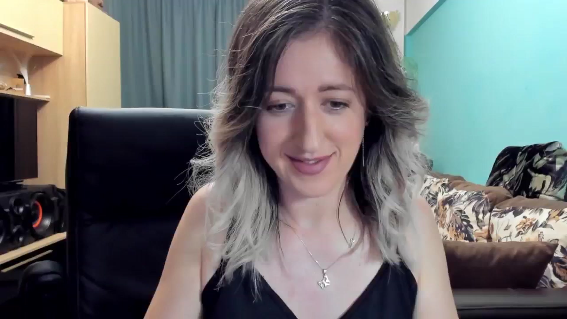 Gallery image thumbnail from SweetDelia_'s myfreecams stream on, 10/20/2024, 22:04 image 13 of 20