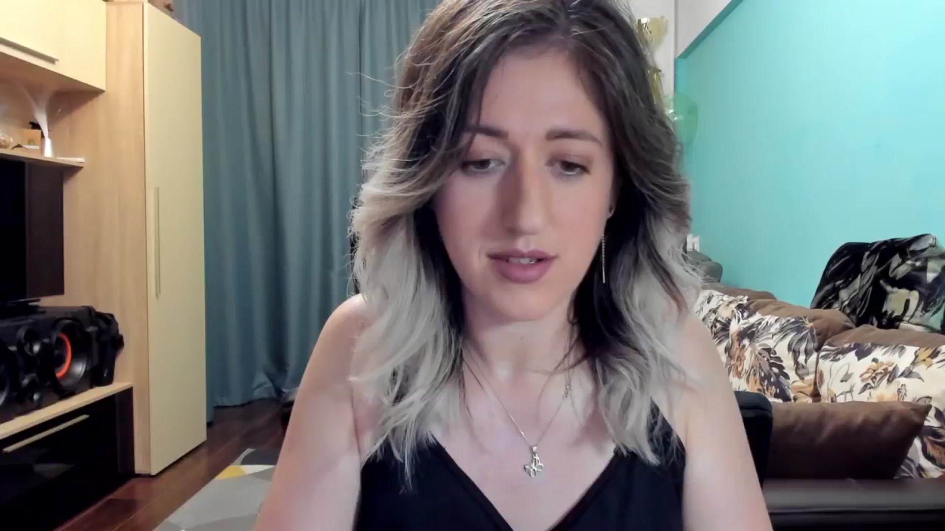 Gallery image thumbnail from SweetDelia_'s myfreecams stream on, 10/20/2024, 22:04 image 5 of 20