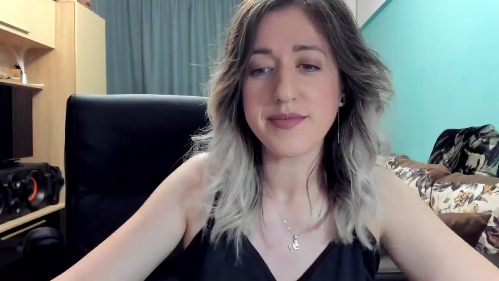 Gallery image thumbnail from SweetDelia_'s myfreecams stream on, 10/20/2024, 22:04 image 14 of 20