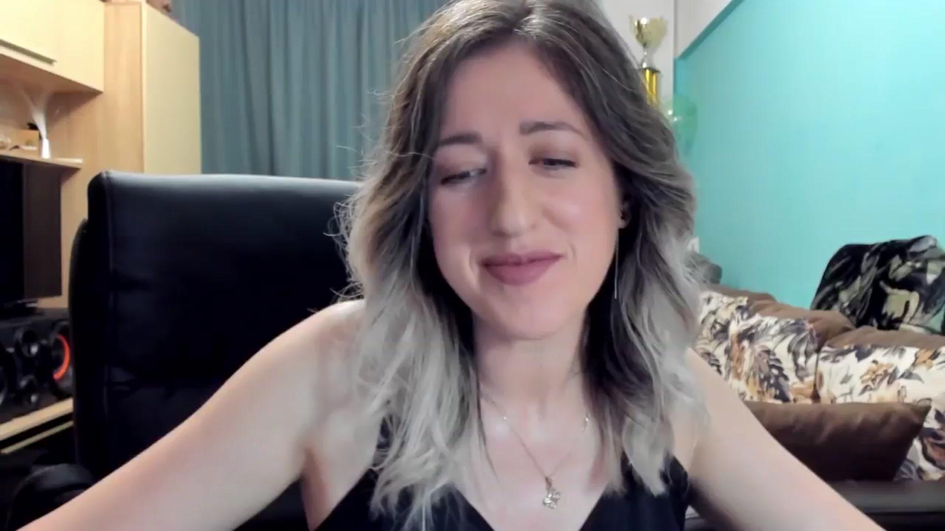 Gallery image thumbnail from SweetDelia_'s myfreecams stream on, 10/20/2024, 22:04 image 10 of 20