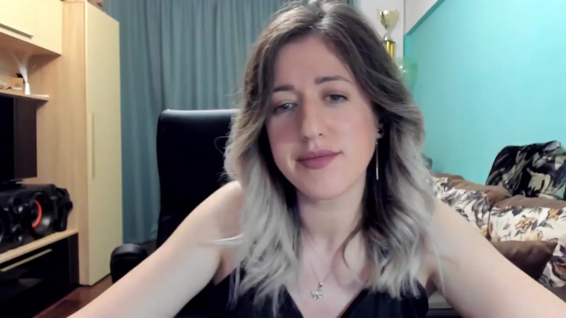 Gallery image thumbnail from SweetDelia_'s myfreecams stream on, 10/20/2024, 22:58 image 4 of 20
