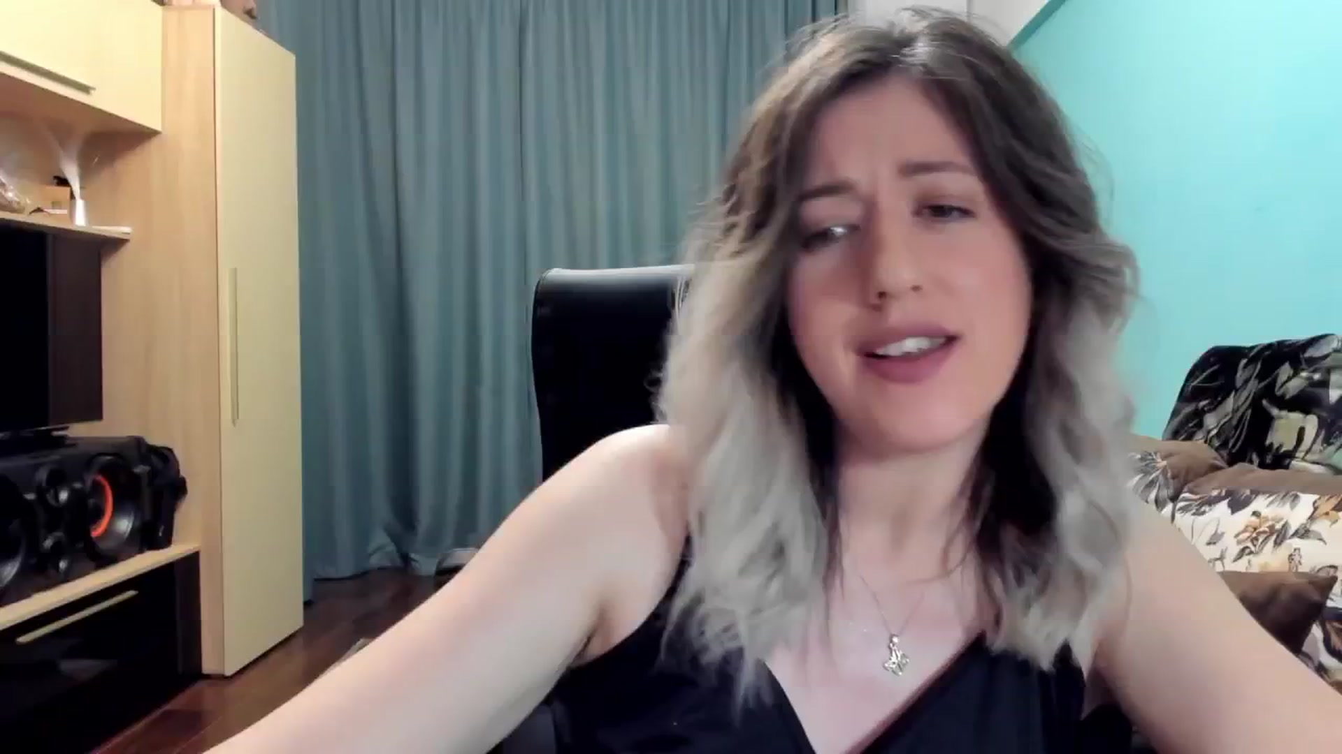 Gallery image thumbnail from SweetDelia_'s myfreecams stream on, 10/20/2024, 22:58 image 9 of 20
