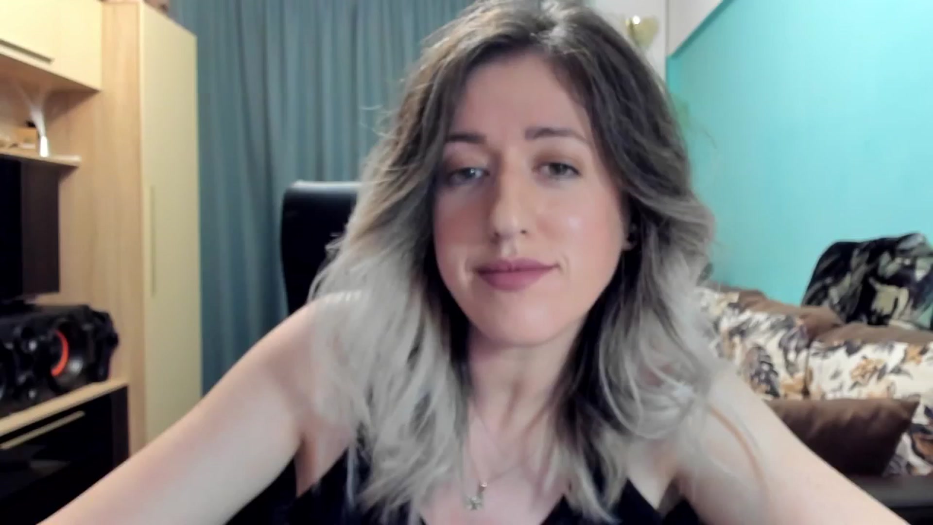 Gallery image thumbnail from SweetDelia_'s myfreecams stream on, 10/20/2024, 22:58 image 6 of 20
