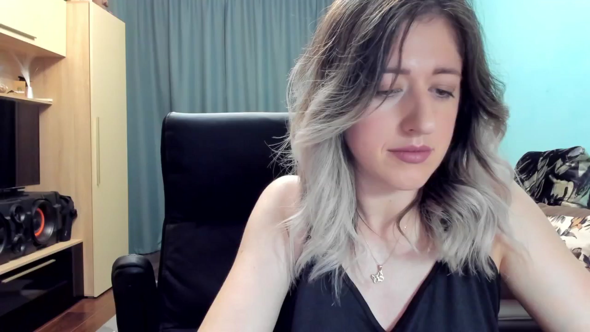 Gallery image thumbnail from SweetDelia_'s myfreecams stream on, 10/20/2024, 22:58 image 3 of 20