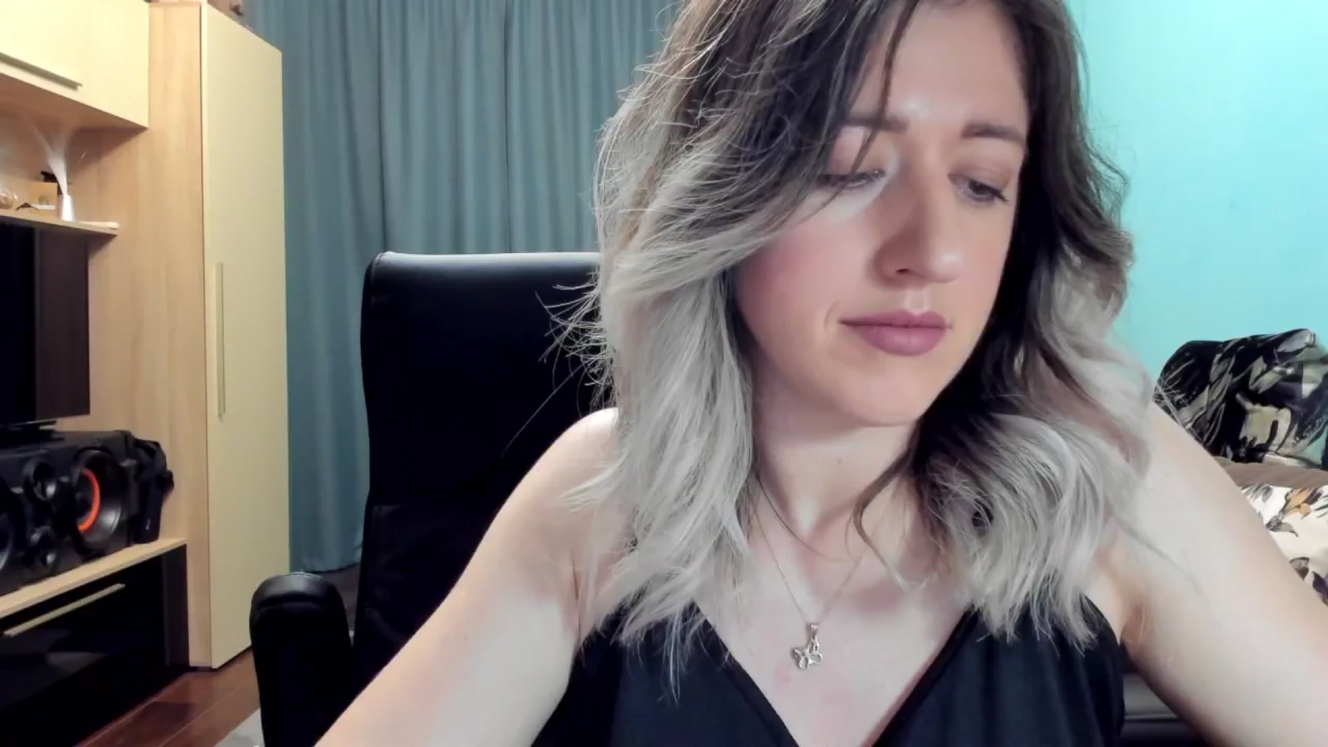 Gallery image thumbnail from SweetDelia_'s myfreecams stream on, 10/20/2024, 22:58 image 2 of 20