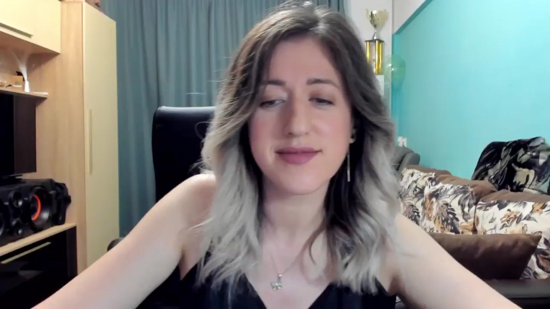 Gallery image thumbnail from SweetDelia_'s myfreecams stream on, 10/20/2024, 22:58 image 5 of 20