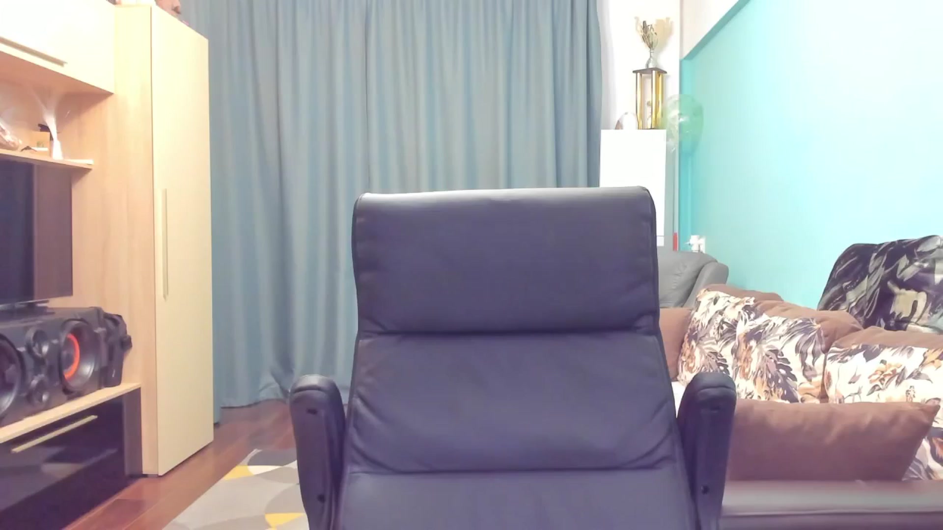 Gallery image thumbnail from SweetDelia_'s myfreecams stream on, 10/20/2024, 22:58 image 8 of 20