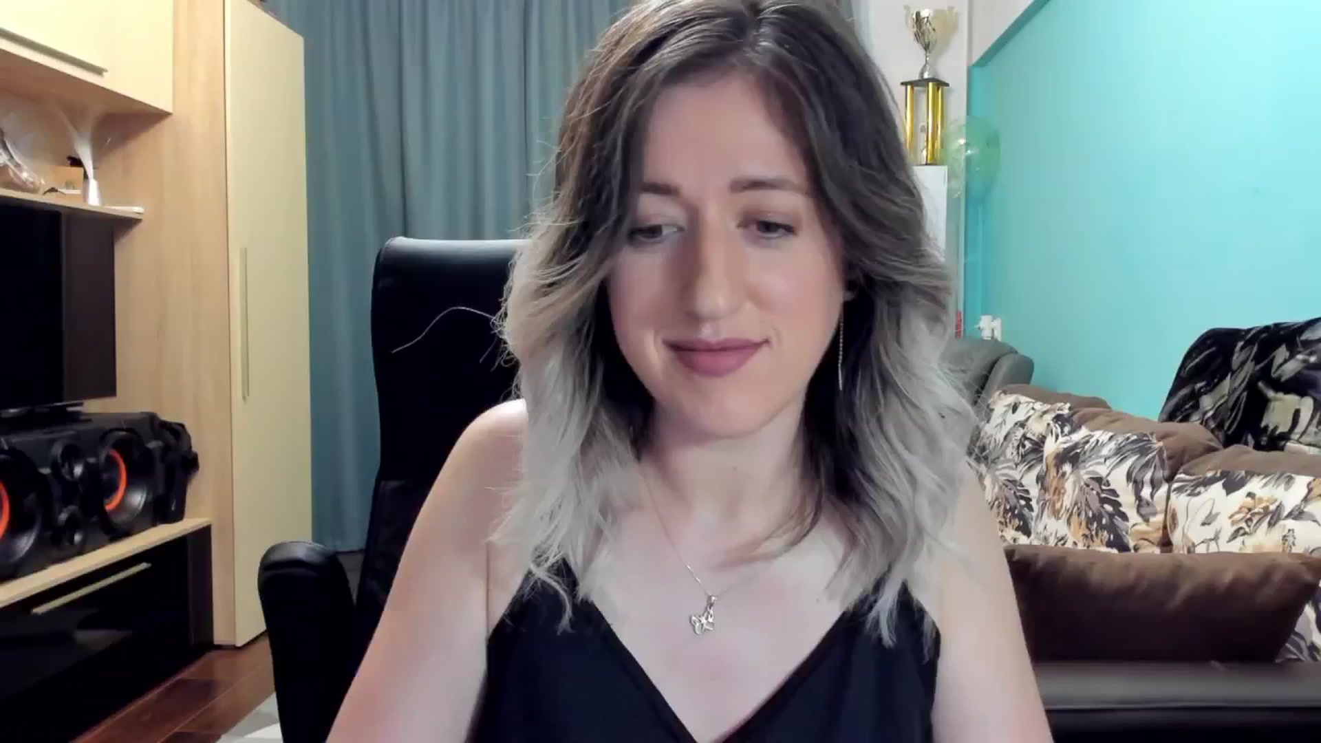 Gallery image thumbnail from SweetDelia_'s myfreecams stream on, 10/21/2024, 24:03 image 19 of 20