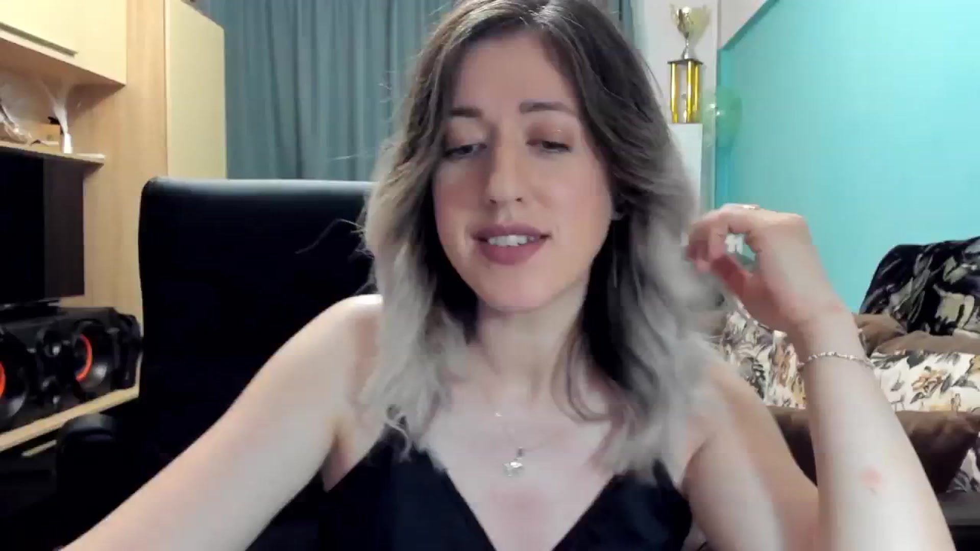 Gallery image thumbnail from SweetDelia_'s myfreecams stream on, 10/21/2024, 24:03 image 16 of 20