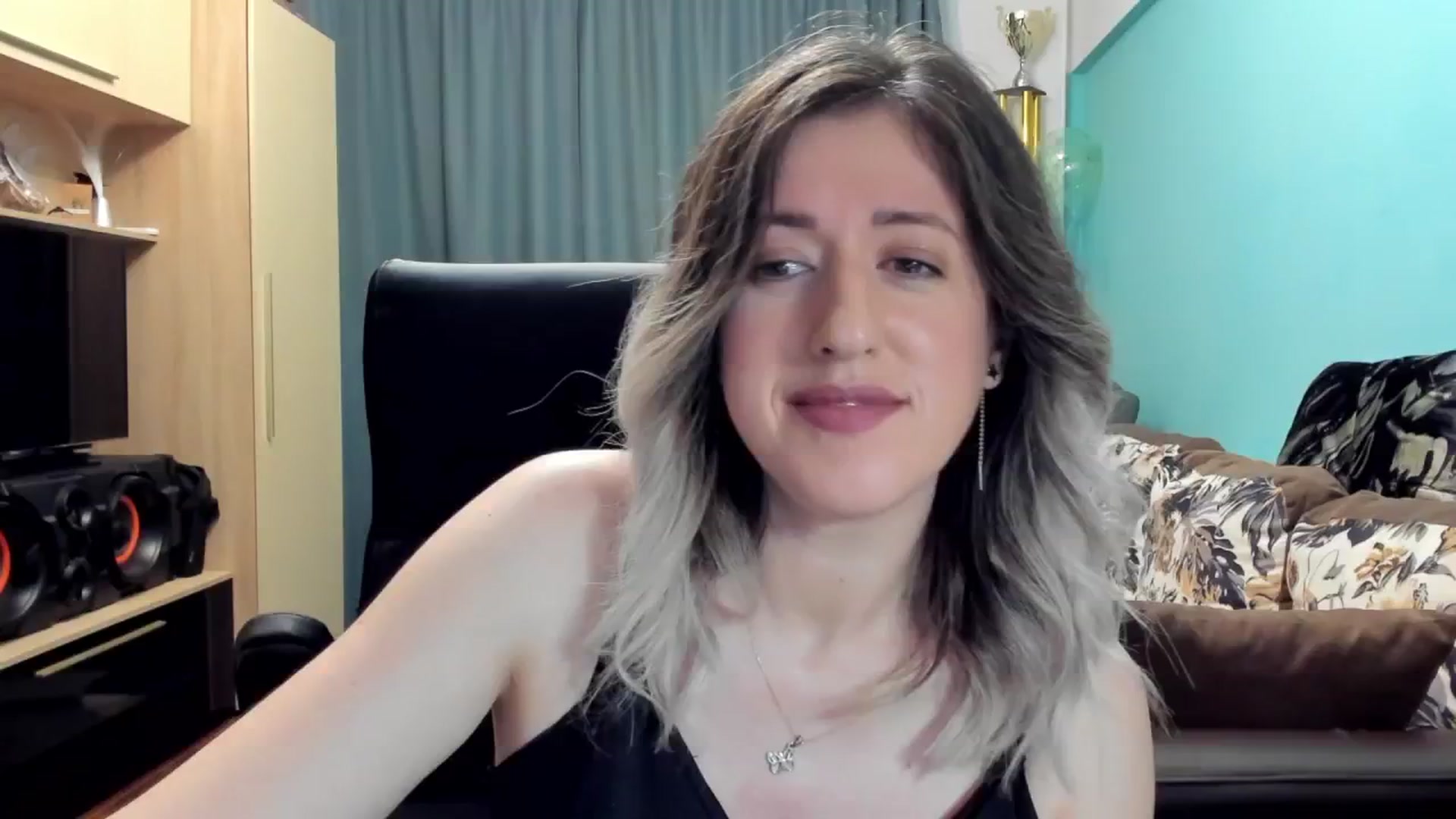 Gallery image thumbnail from SweetDelia_'s myfreecams stream on, 10/21/2024, 24:03 image 18 of 20