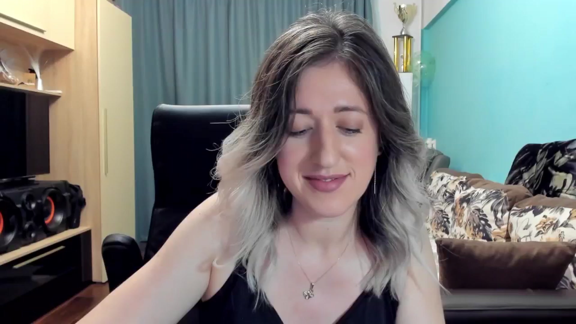 Gallery image thumbnail from SweetDelia_'s myfreecams stream on, 10/21/2024, 24:03 image 2 of 20