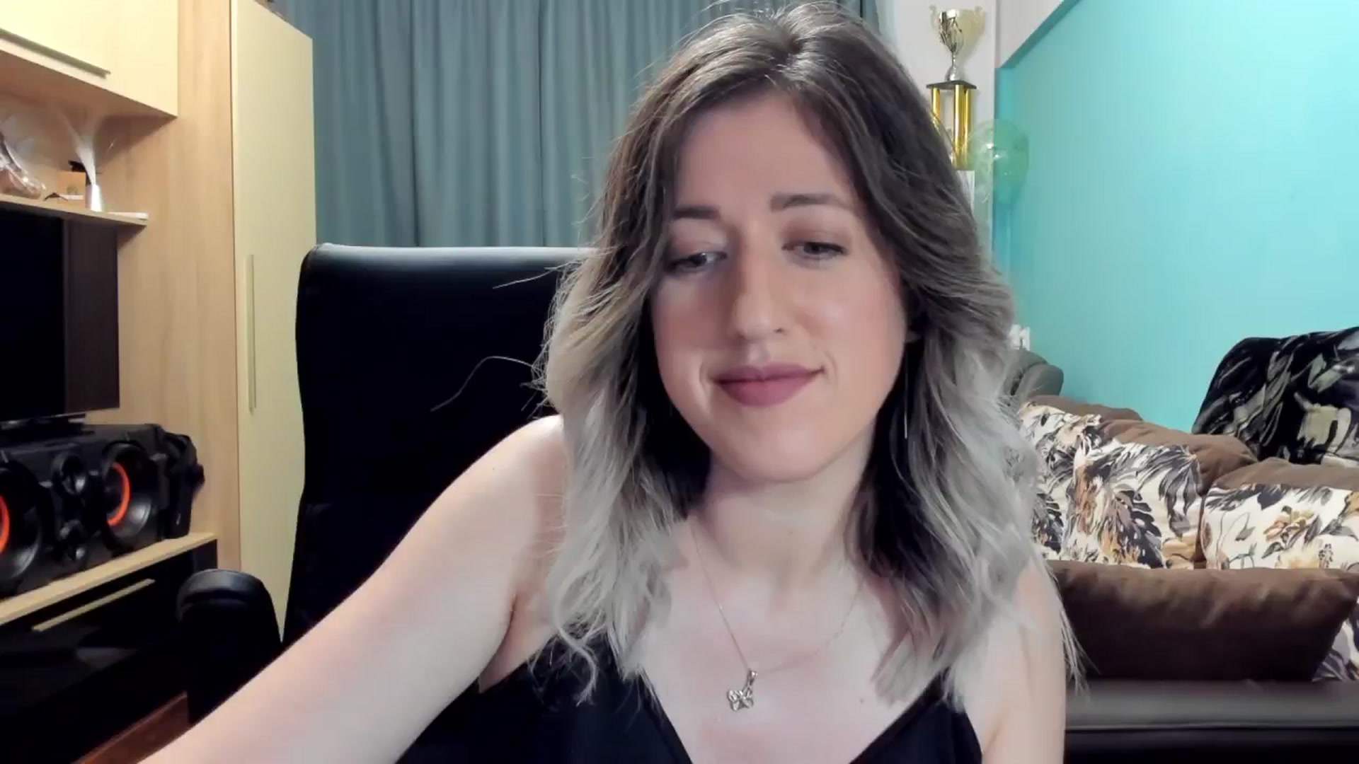 Gallery image thumbnail from SweetDelia_'s myfreecams stream on, 10/21/2024, 24:03 image 12 of 20