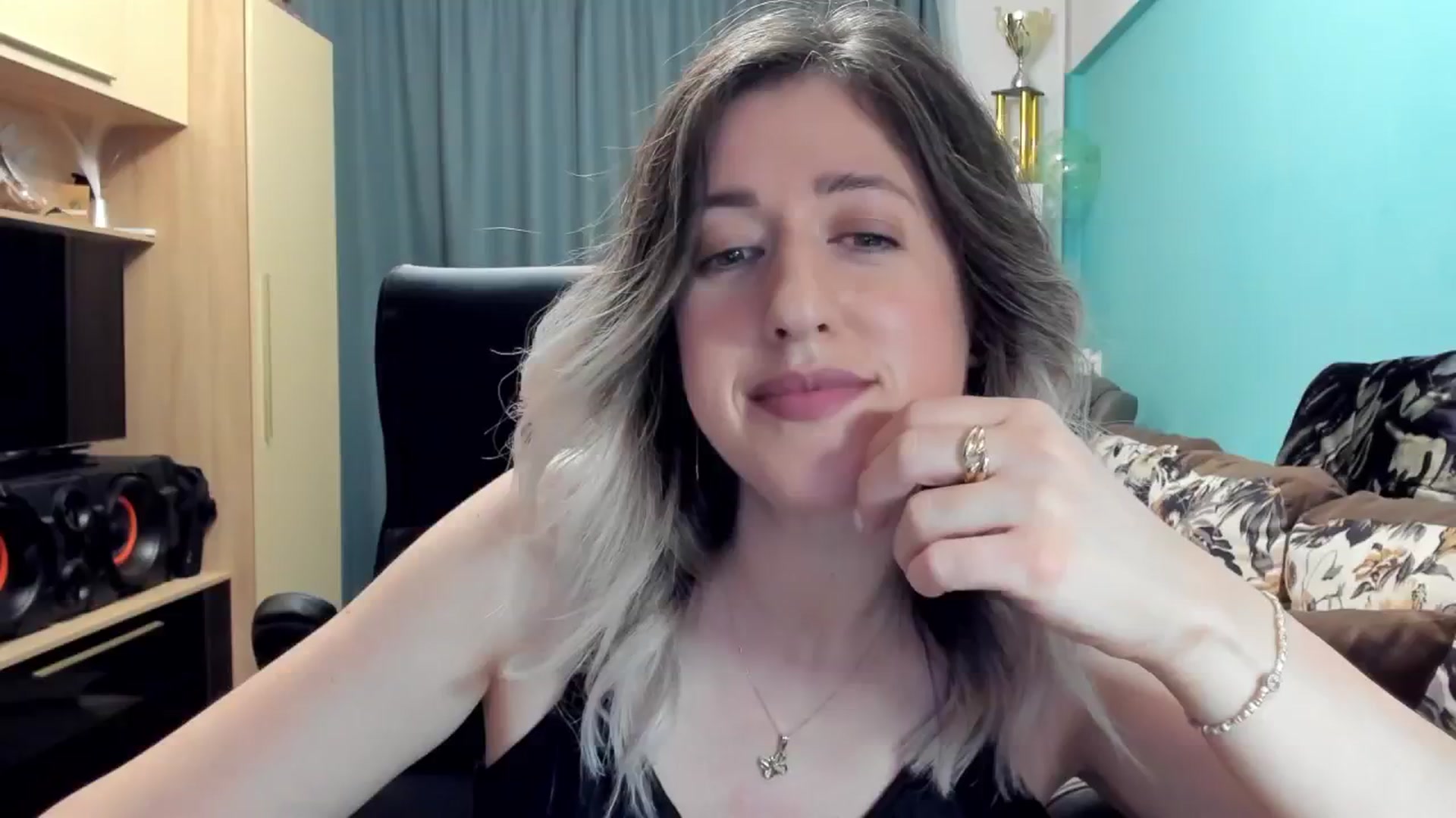 Gallery image thumbnail from SweetDelia_'s myfreecams stream on, 10/21/2024, 24:03 image 1 of 20