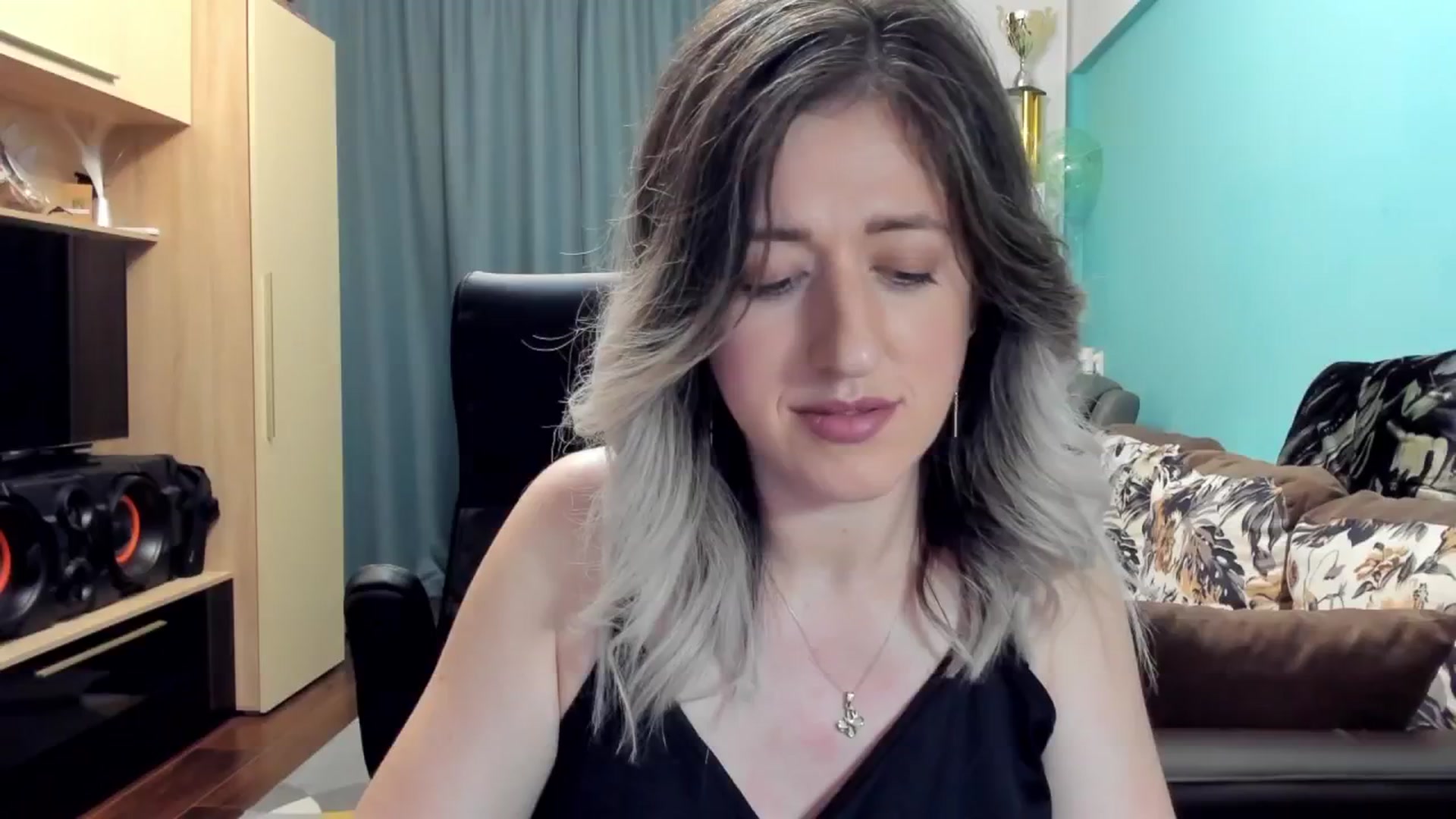 Gallery image thumbnail from SweetDelia_'s myfreecams stream on, 10/21/2024, 01:28 image 3 of 20