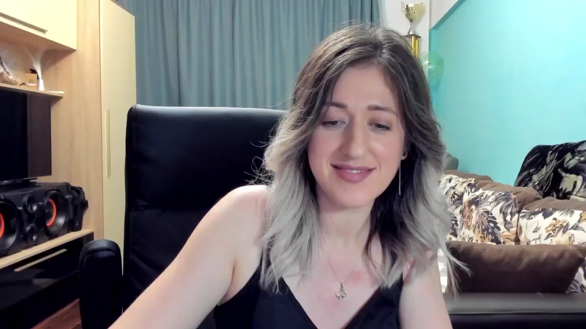 Gallery image thumbnail from SweetDelia_'s myfreecams stream on, 10/21/2024, 01:28 image 8 of 20
