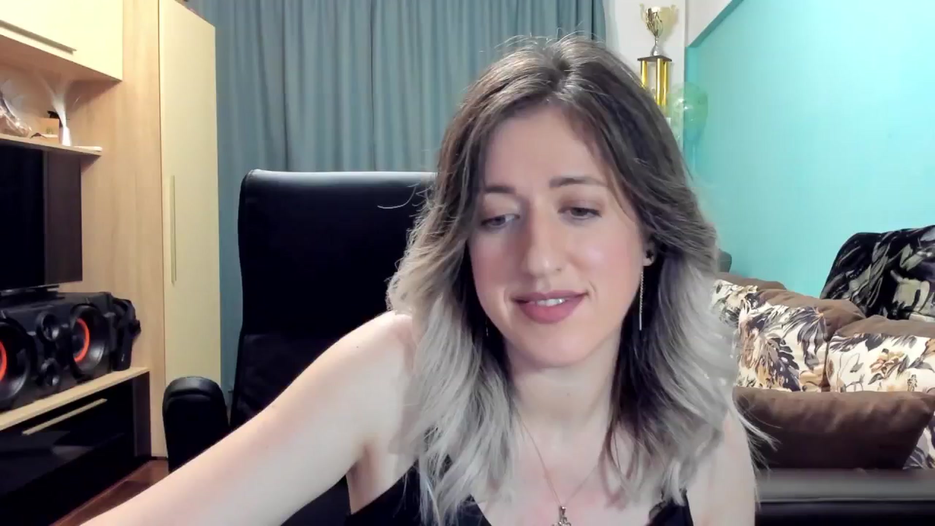 Gallery image thumbnail from SweetDelia_'s myfreecams stream on, 10/21/2024, 01:28 image 1 of 20