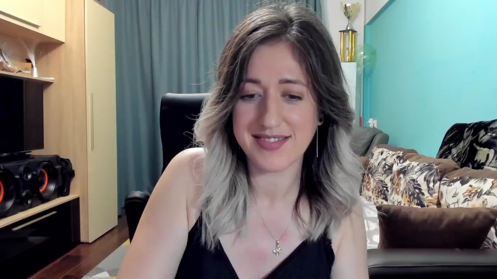 Gallery image thumbnail from SweetDelia_'s myfreecams stream on, 10/21/2024, 01:28 image 12 of 20