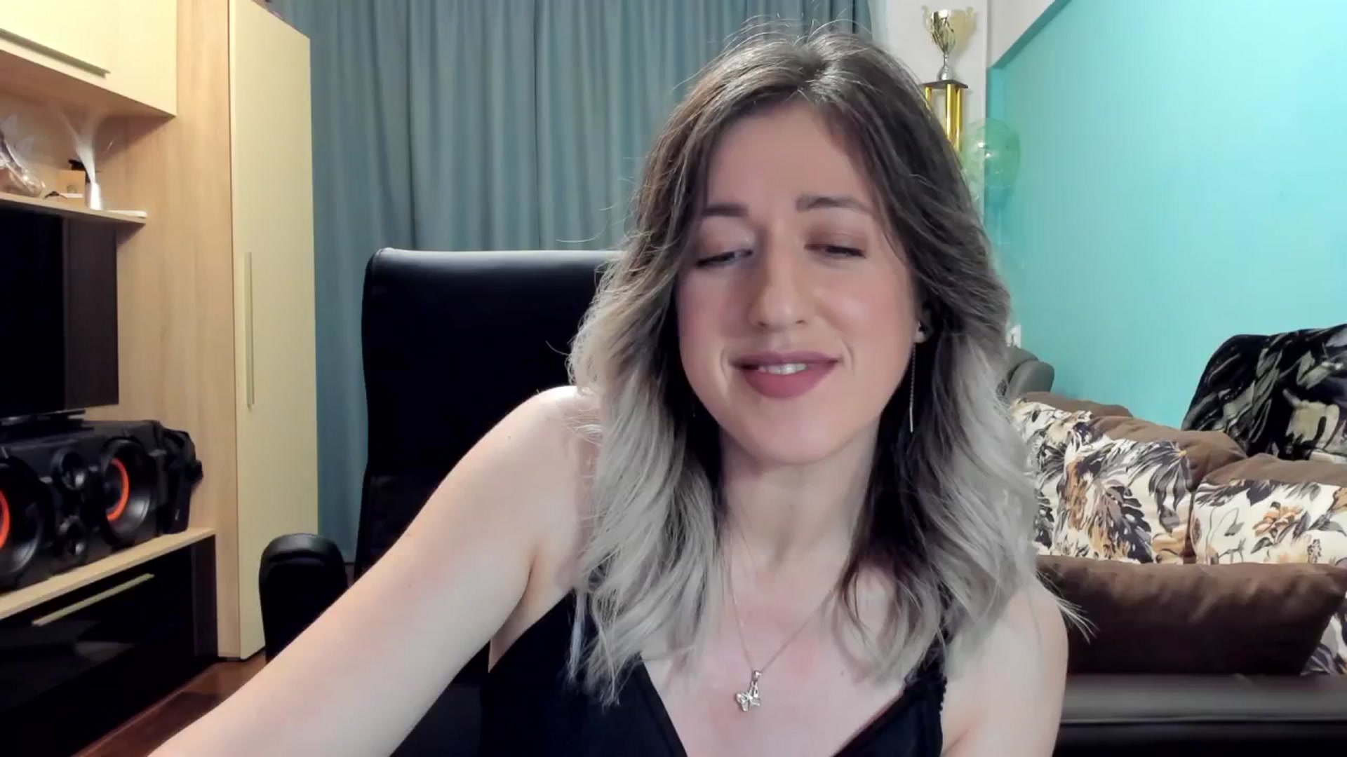 Gallery image thumbnail from SweetDelia_'s myfreecams stream on, 10/21/2024, 01:28 image 7 of 20