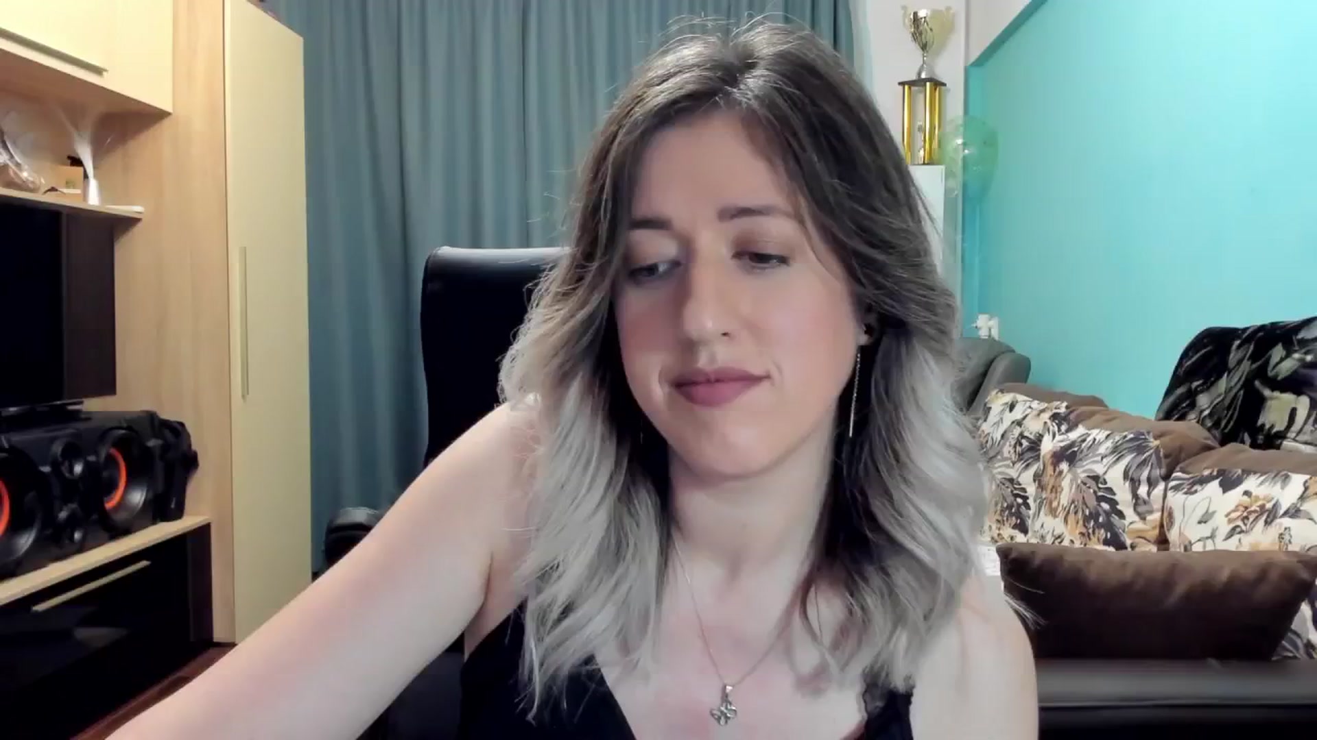Gallery image thumbnail from SweetDelia_'s myfreecams stream on, 10/21/2024, 01:28 image 2 of 20