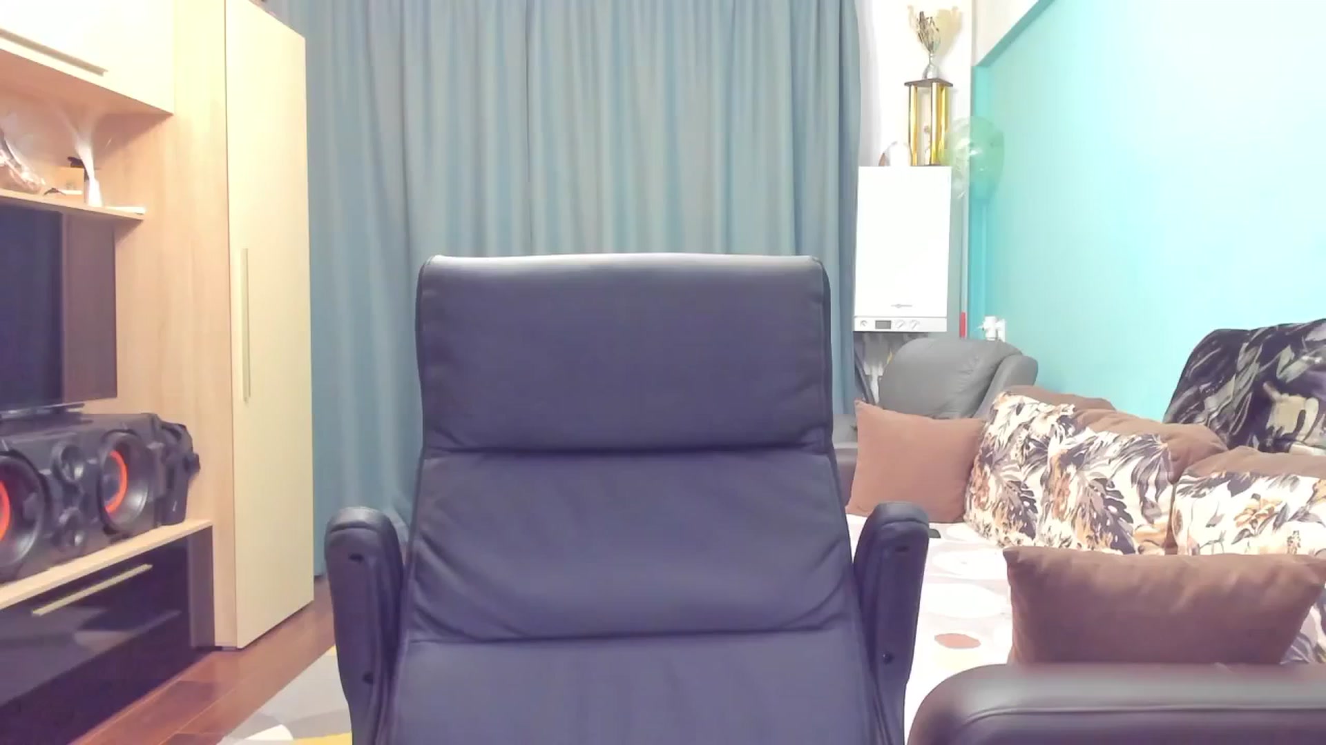 Gallery image thumbnail from SweetDelia_'s myfreecams stream on, 10/21/2024, 01:28 image 14 of 20