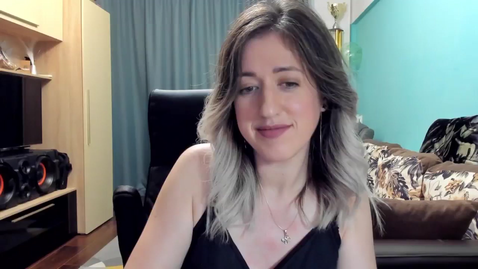 Gallery image thumbnail from SweetDelia_'s myfreecams stream on, 10/21/2024, 01:28 image 4 of 20
