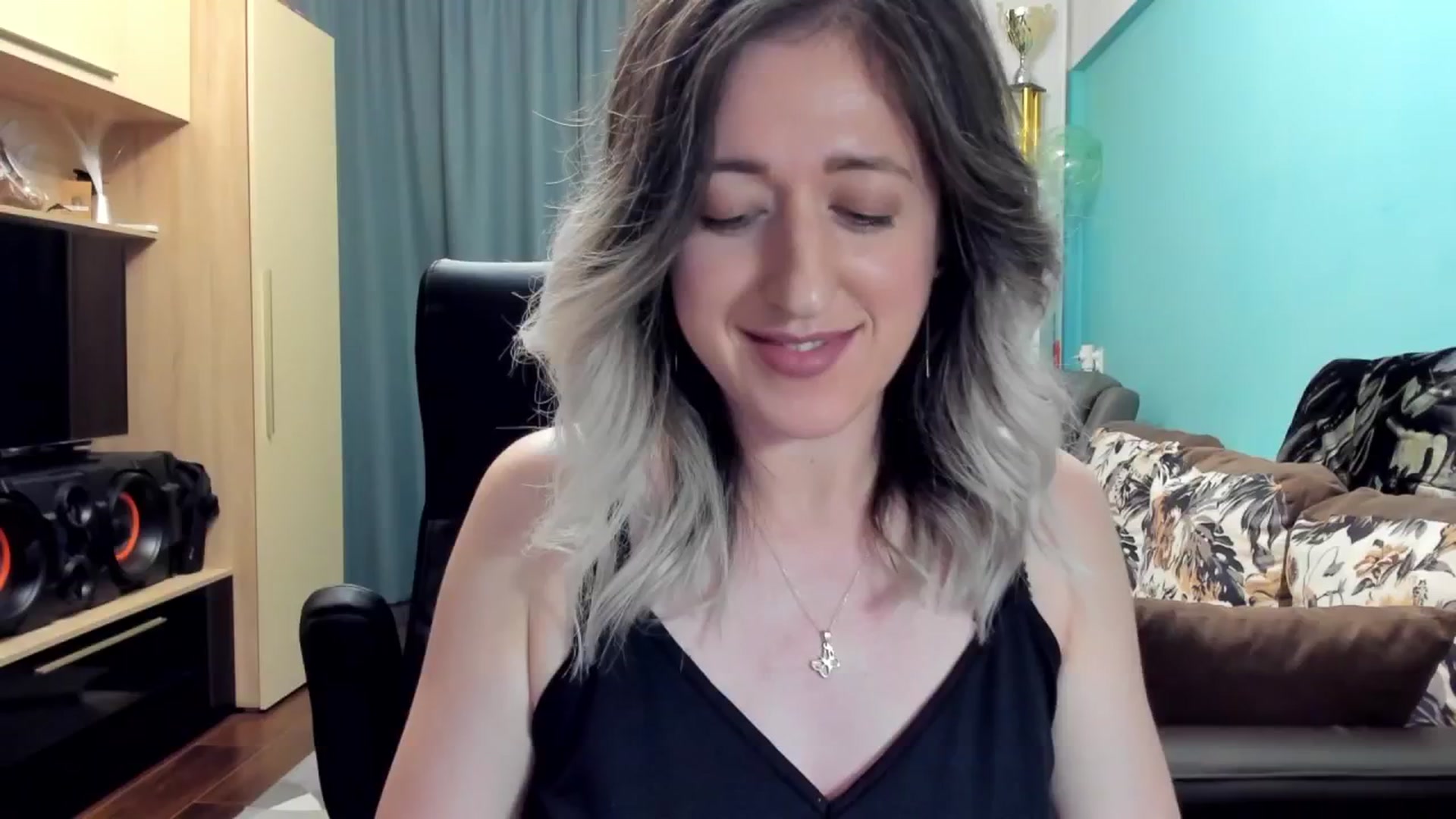 Gallery image thumbnail from SweetDelia_'s myfreecams stream on, 10/21/2024, 01:28 image 18 of 20