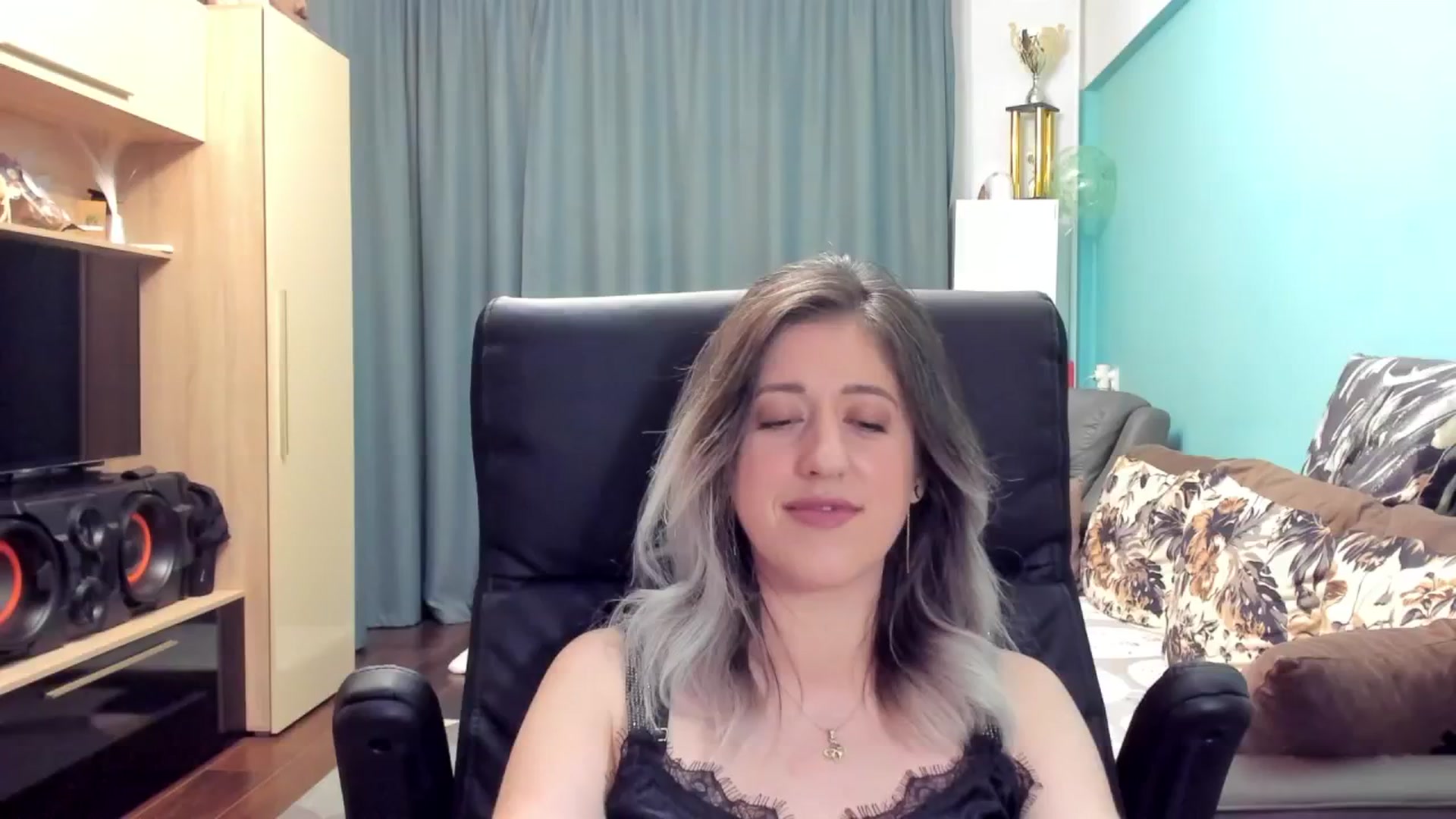 Gallery image thumbnail from SweetDelia_'s myfreecams stream on, 10/21/2024, 22:13 image 20 of 20