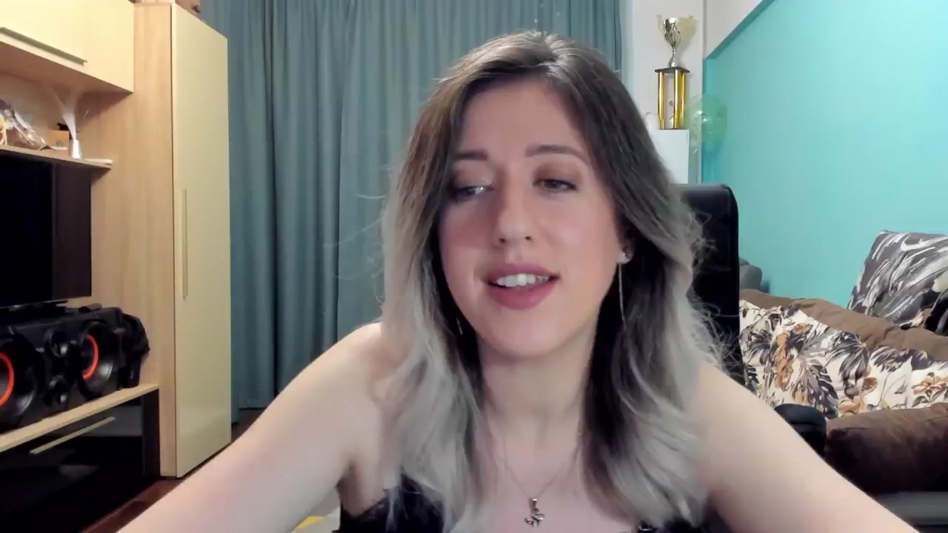 Gallery image thumbnail from SweetDelia_'s myfreecams stream on, 10/21/2024, 22:52 image 15 of 20