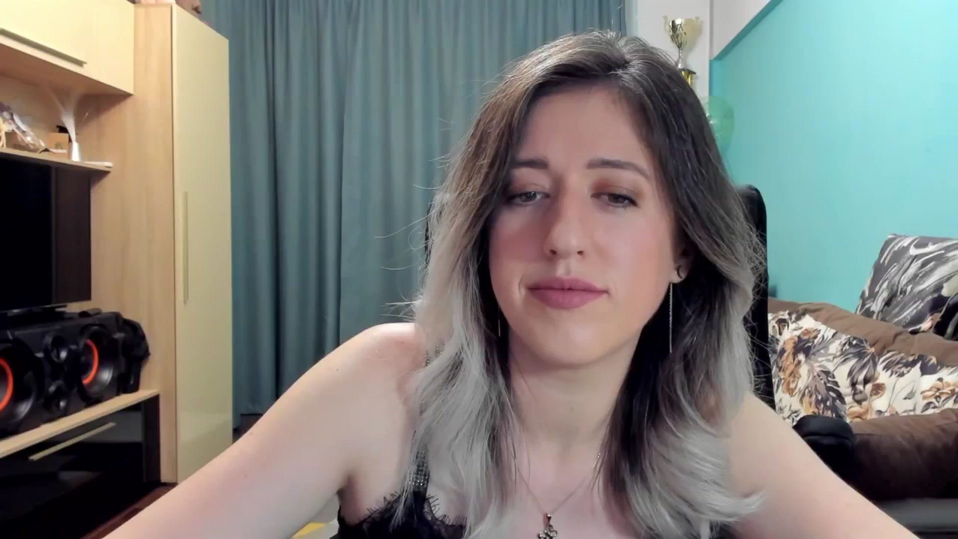 Gallery image thumbnail from SweetDelia_'s myfreecams stream on, 10/21/2024, 22:52 image 11 of 20