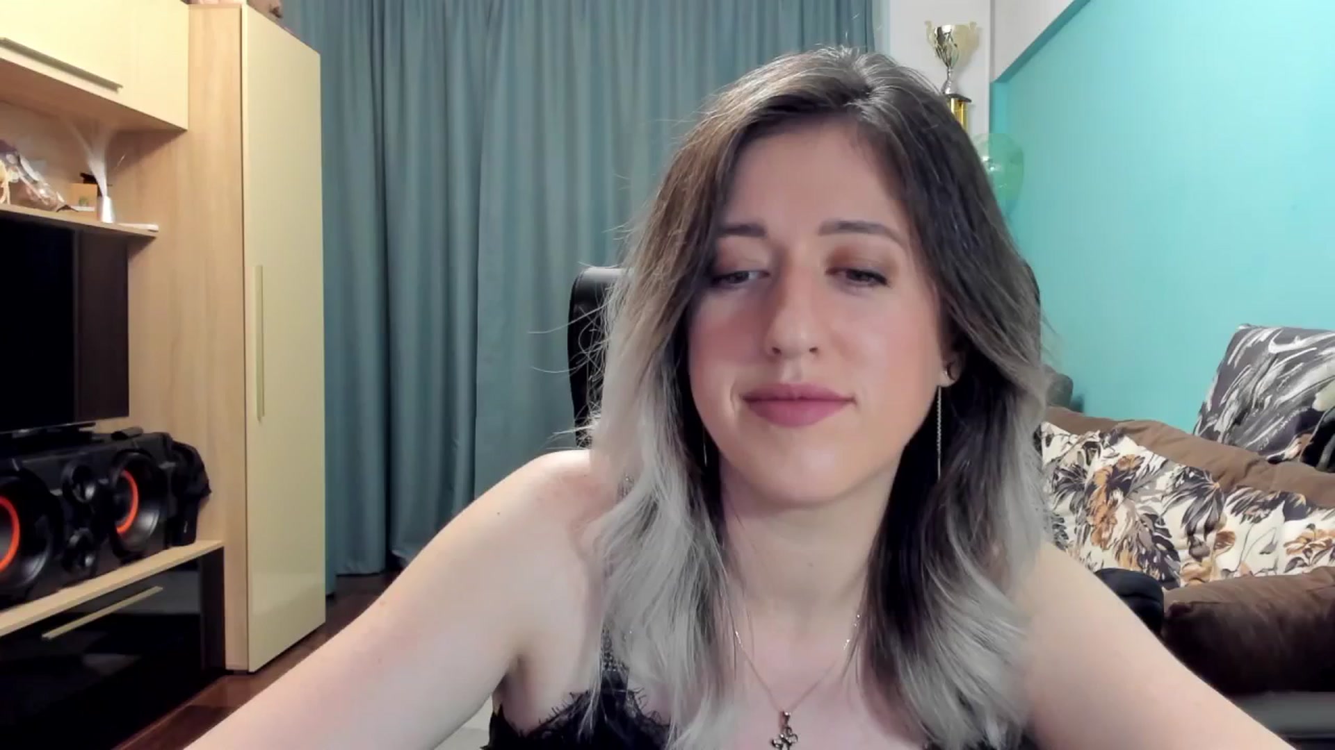 Gallery image thumbnail from SweetDelia_'s myfreecams stream on, 10/21/2024, 22:52 image 16 of 20