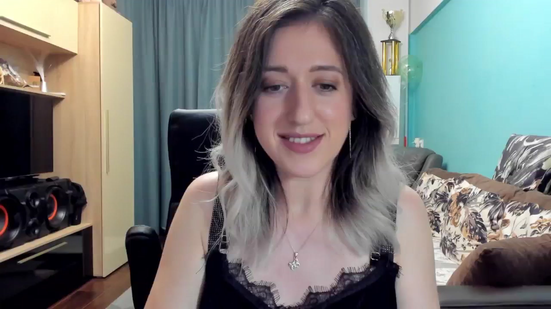 Gallery image thumbnail from SweetDelia_'s myfreecams stream on, 10/21/2024, 23:47 image 4 of 20