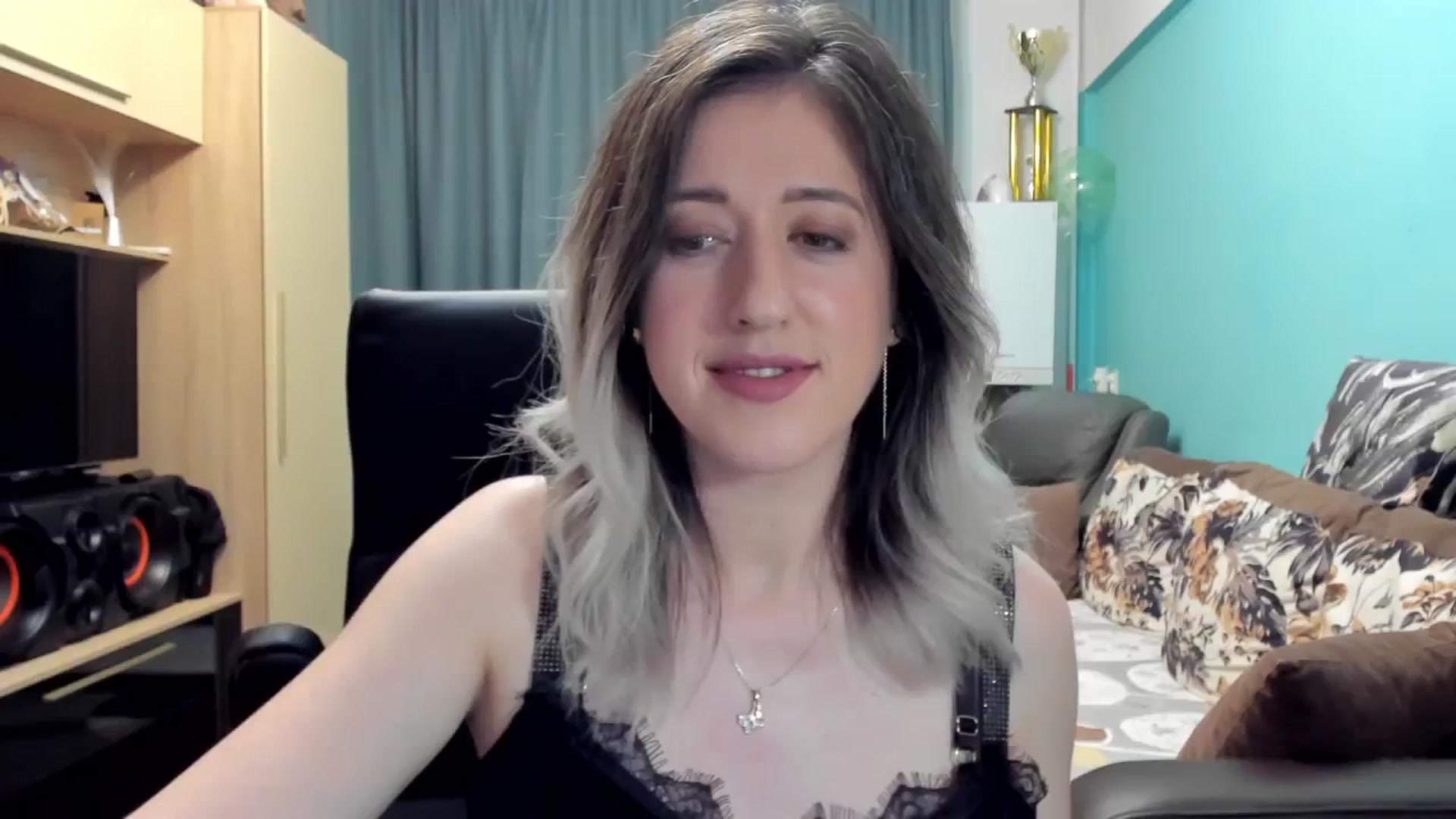 Gallery image thumbnail from SweetDelia_'s myfreecams stream on, 10/21/2024, 23:47 image 13 of 20