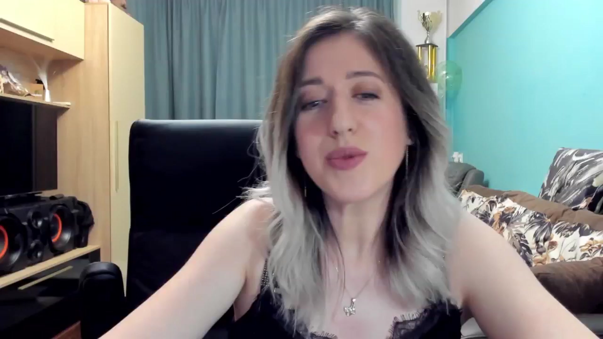 Gallery image thumbnail from SweetDelia_'s myfreecams stream on, 10/21/2024, 23:47 image 17 of 20
