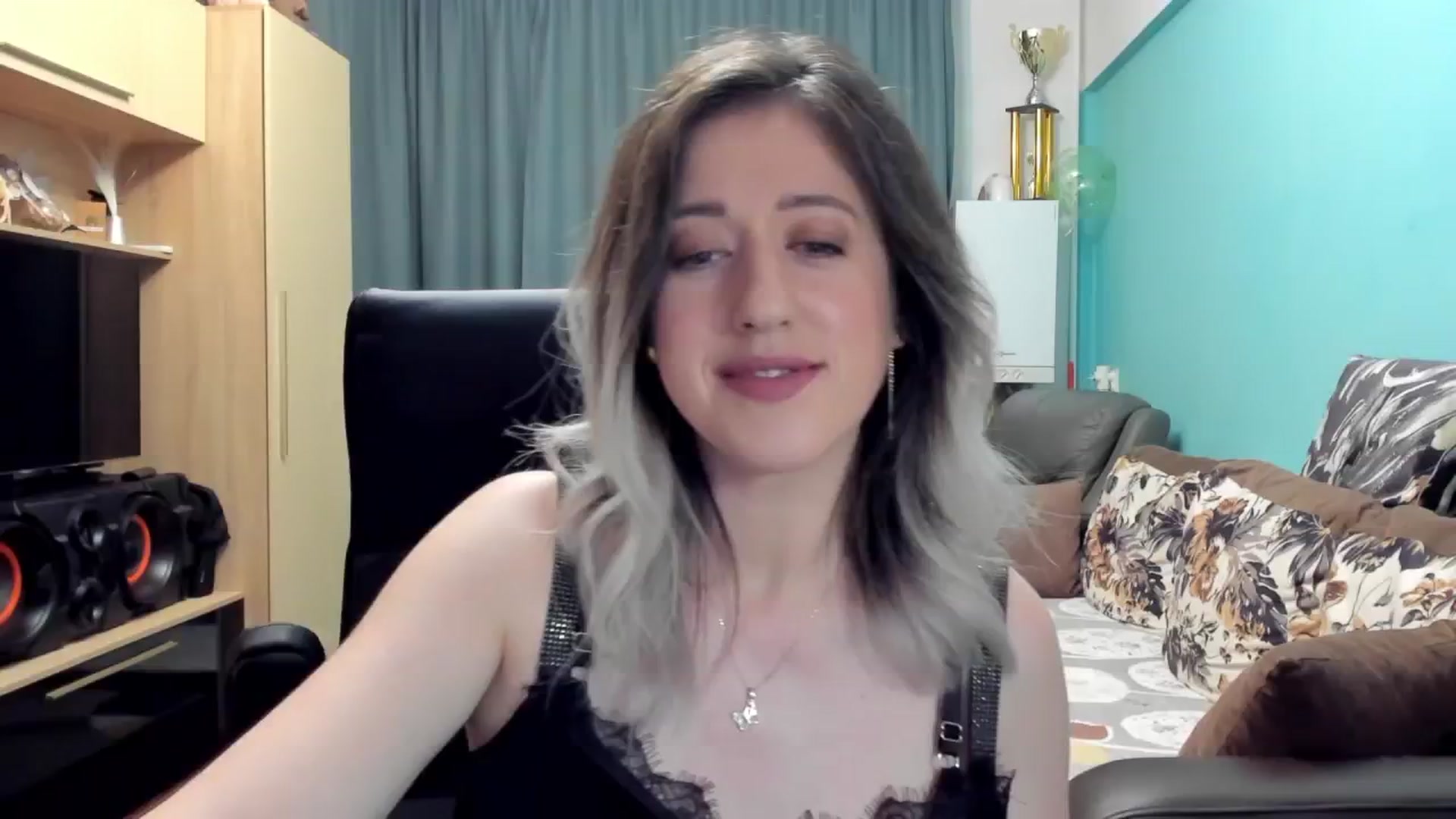 Gallery image thumbnail from SweetDelia_'s myfreecams stream on, 10/21/2024, 23:47 image 5 of 20