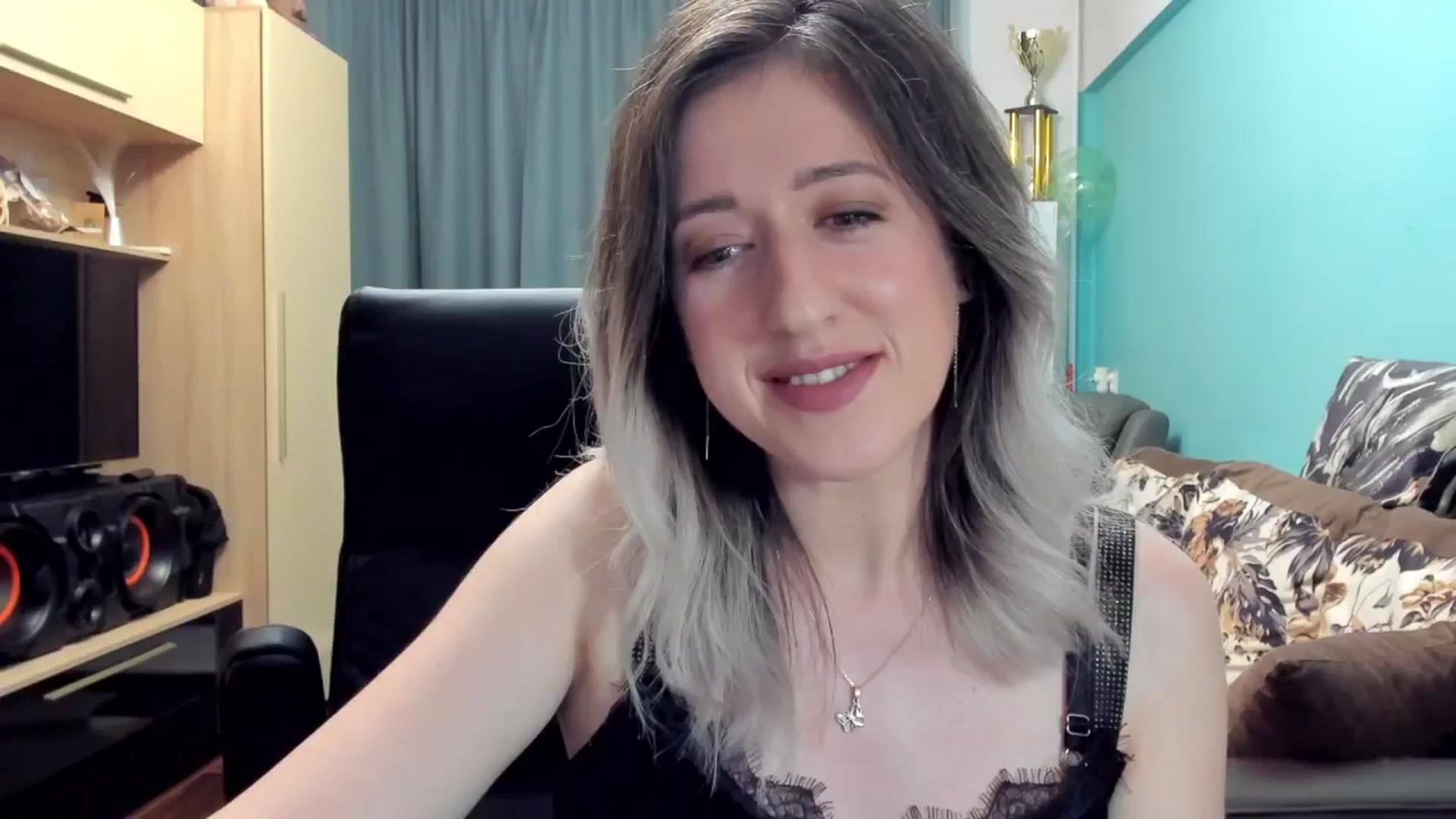 Gallery image thumbnail from SweetDelia_'s myfreecams stream on, 10/21/2024, 23:47 image 16 of 20
