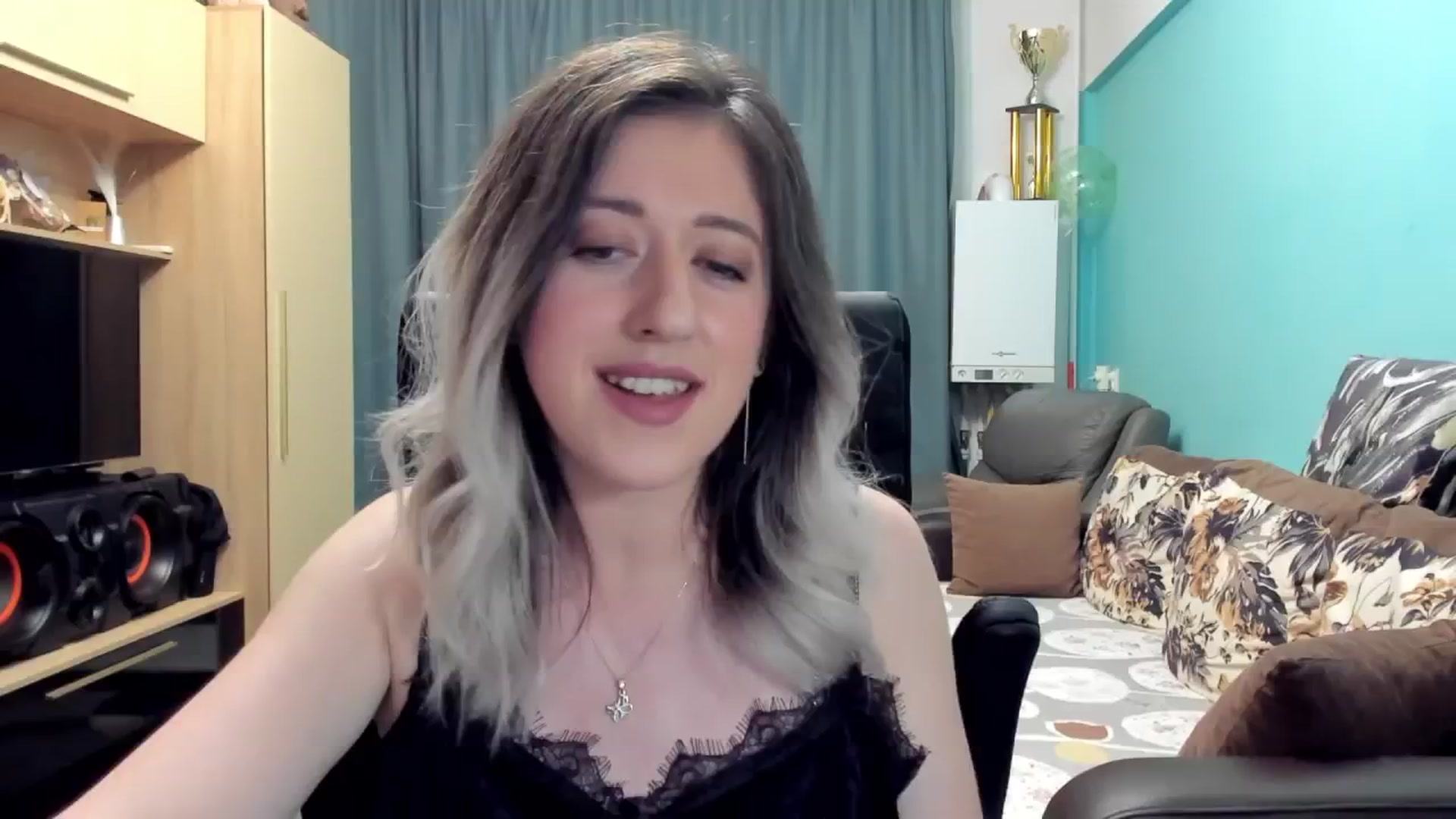 Gallery image thumbnail from SweetDelia_'s myfreecams stream on, 10/21/2024, 23:47 image 2 of 20