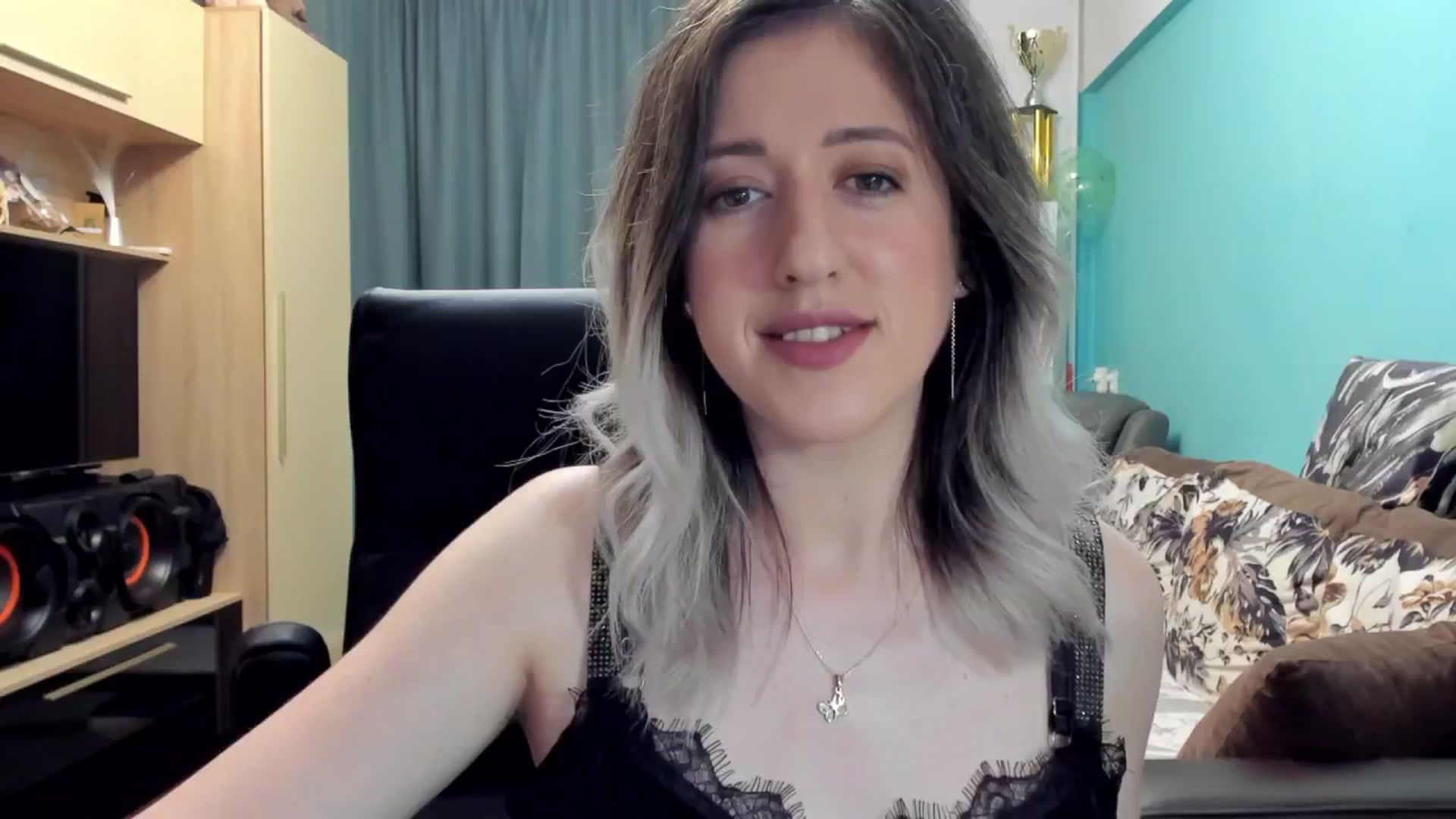 Gallery image thumbnail from SweetDelia_'s myfreecams stream on, 10/21/2024, 23:47 image 14 of 20