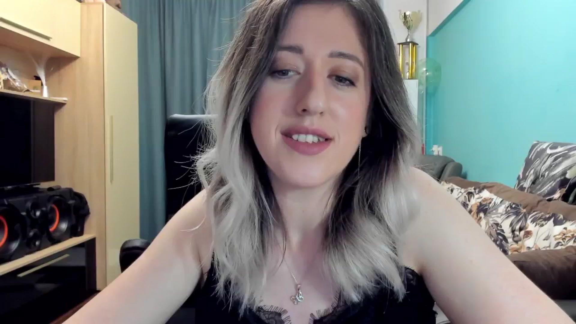 Gallery image thumbnail from SweetDelia_'s myfreecams stream on, 10/21/2024, 23:47 image 3 of 20