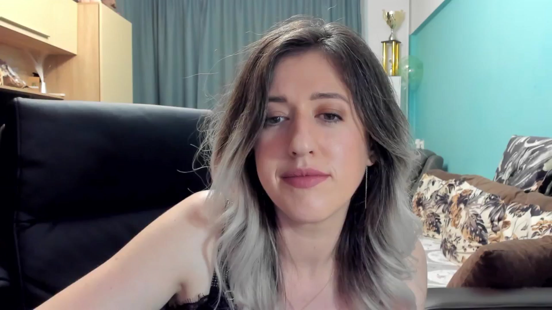 Gallery image thumbnail from SweetDelia_'s myfreecams stream on, 10/22/2024, 24:43 image 18 of 20