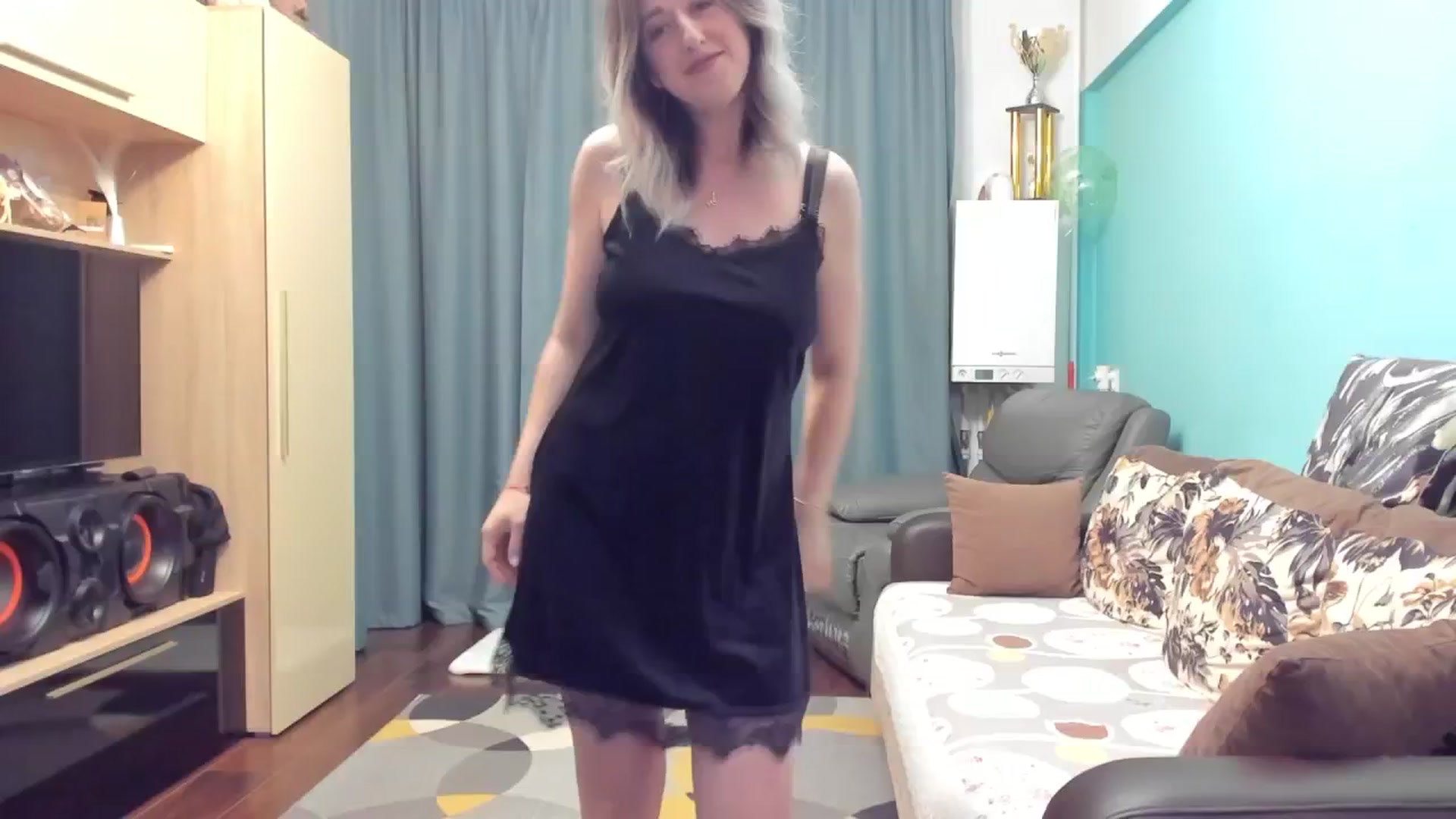 Gallery image thumbnail from SweetDelia_'s myfreecams stream on, 10/22/2024, 24:43 image 2 of 20