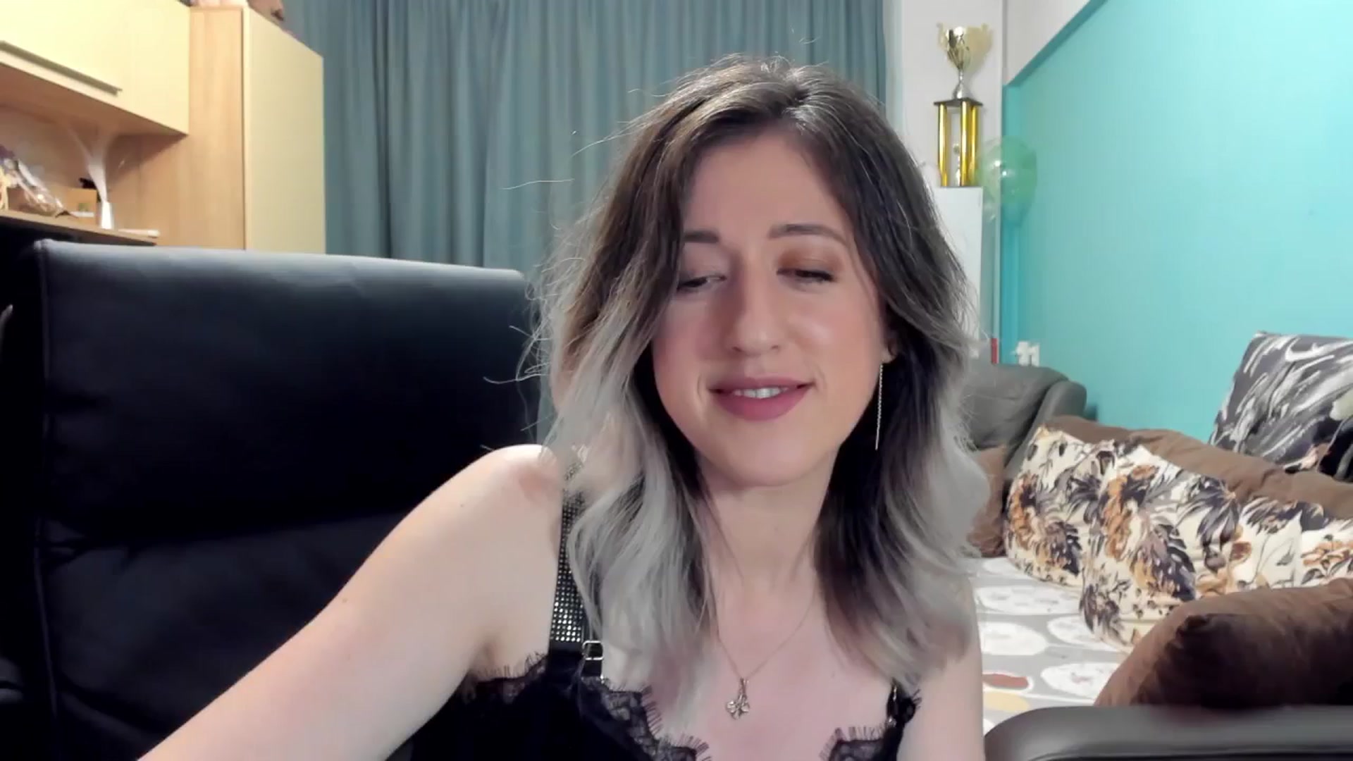 Gallery image thumbnail from SweetDelia_'s myfreecams stream on, 10/22/2024, 24:43 image 20 of 20