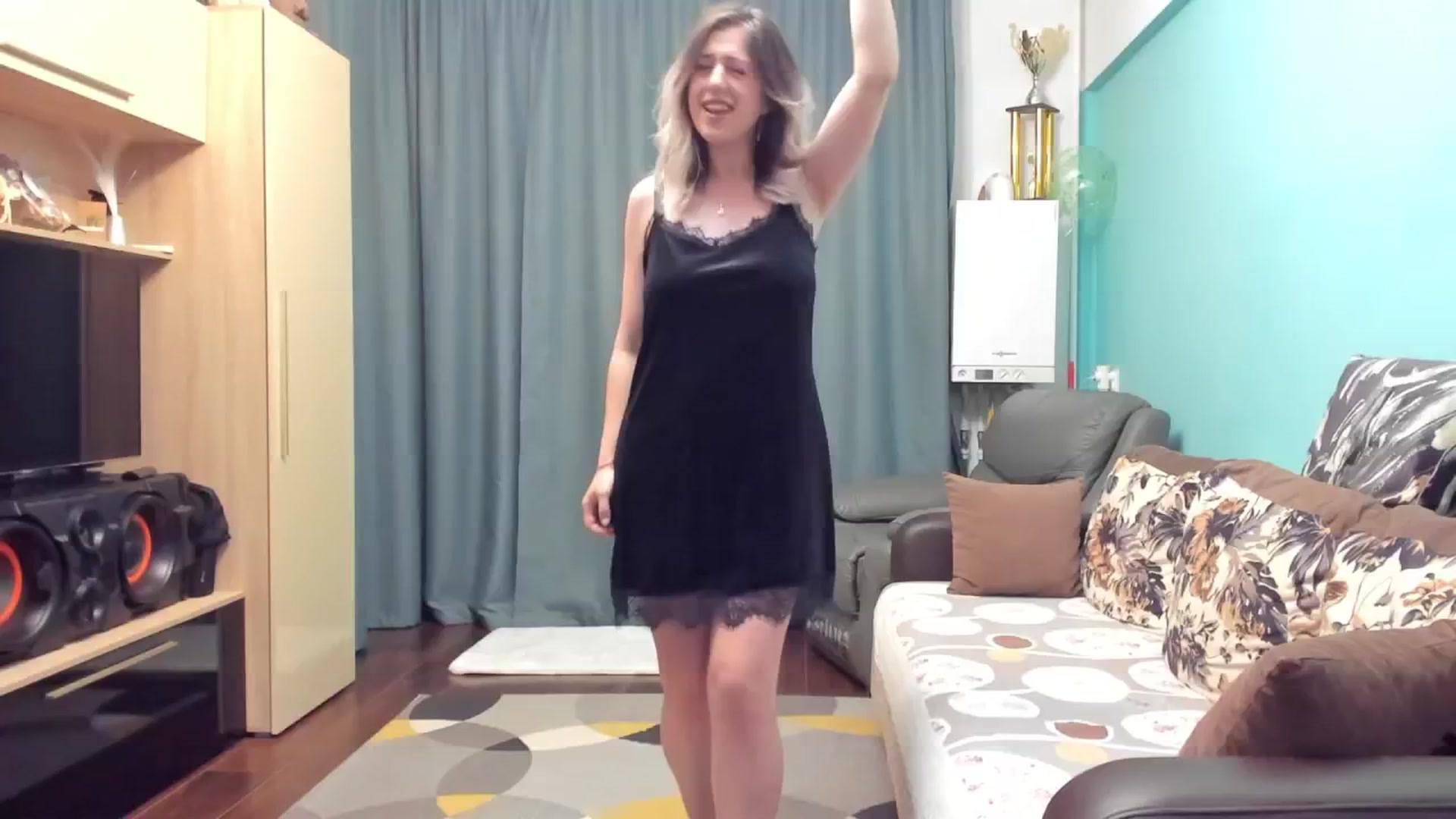 Gallery image thumbnail from SweetDelia_'s myfreecams stream on, 10/22/2024, 24:43 image 4 of 20