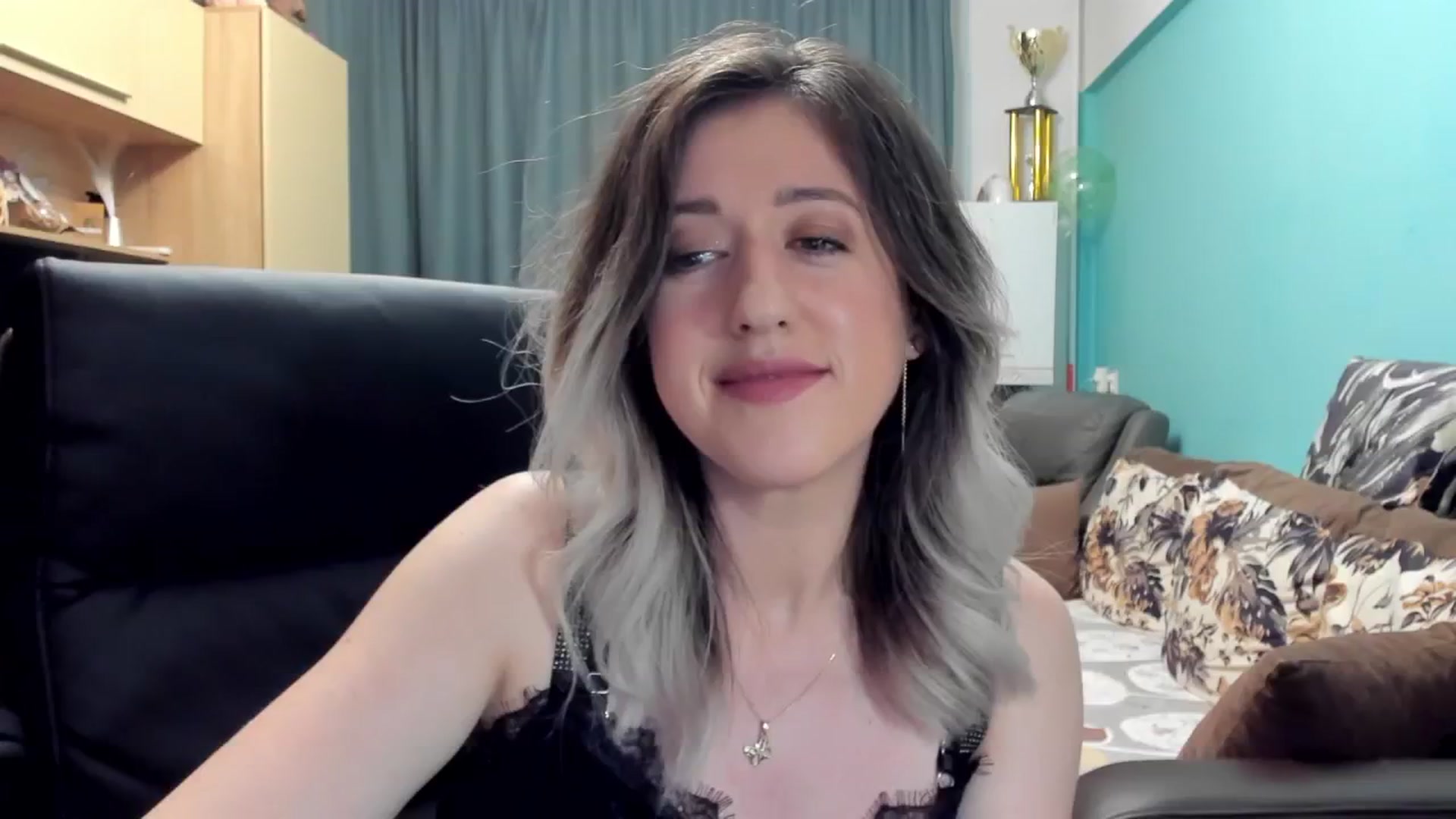 Gallery image thumbnail from SweetDelia_'s myfreecams stream on, 10/22/2024, 24:43 image 16 of 20