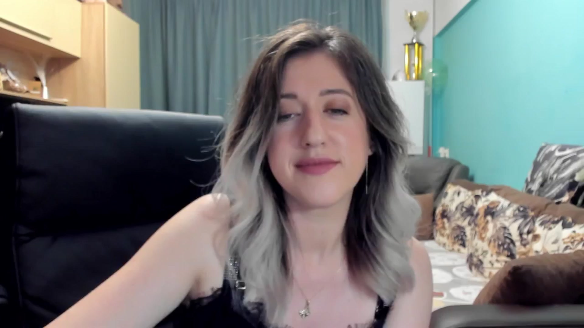 Gallery image thumbnail from SweetDelia_'s myfreecams stream on, 10/22/2024, 24:43 image 13 of 20