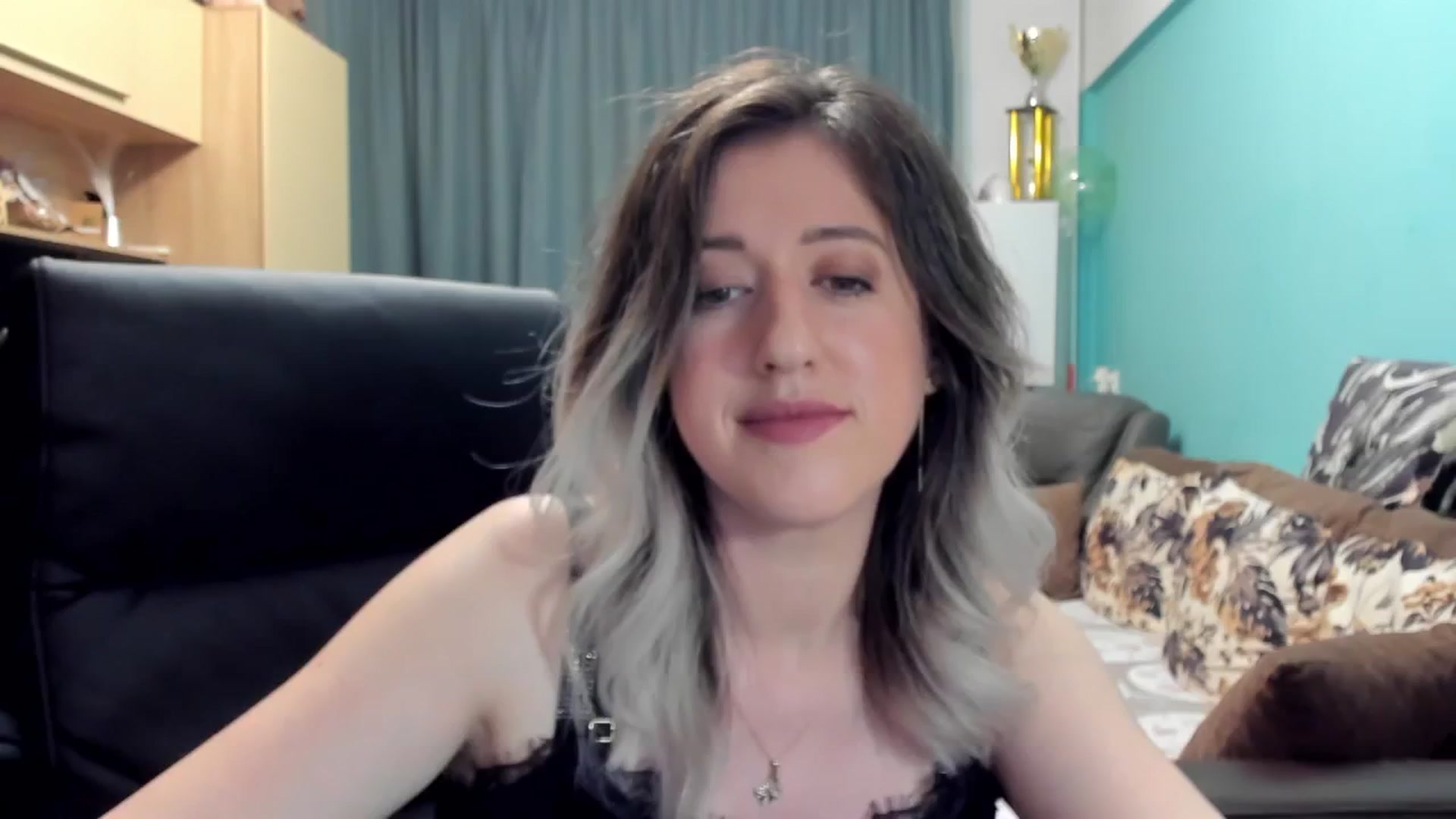 Gallery image thumbnail from SweetDelia_'s myfreecams stream on, 10/22/2024, 24:43 image 14 of 20