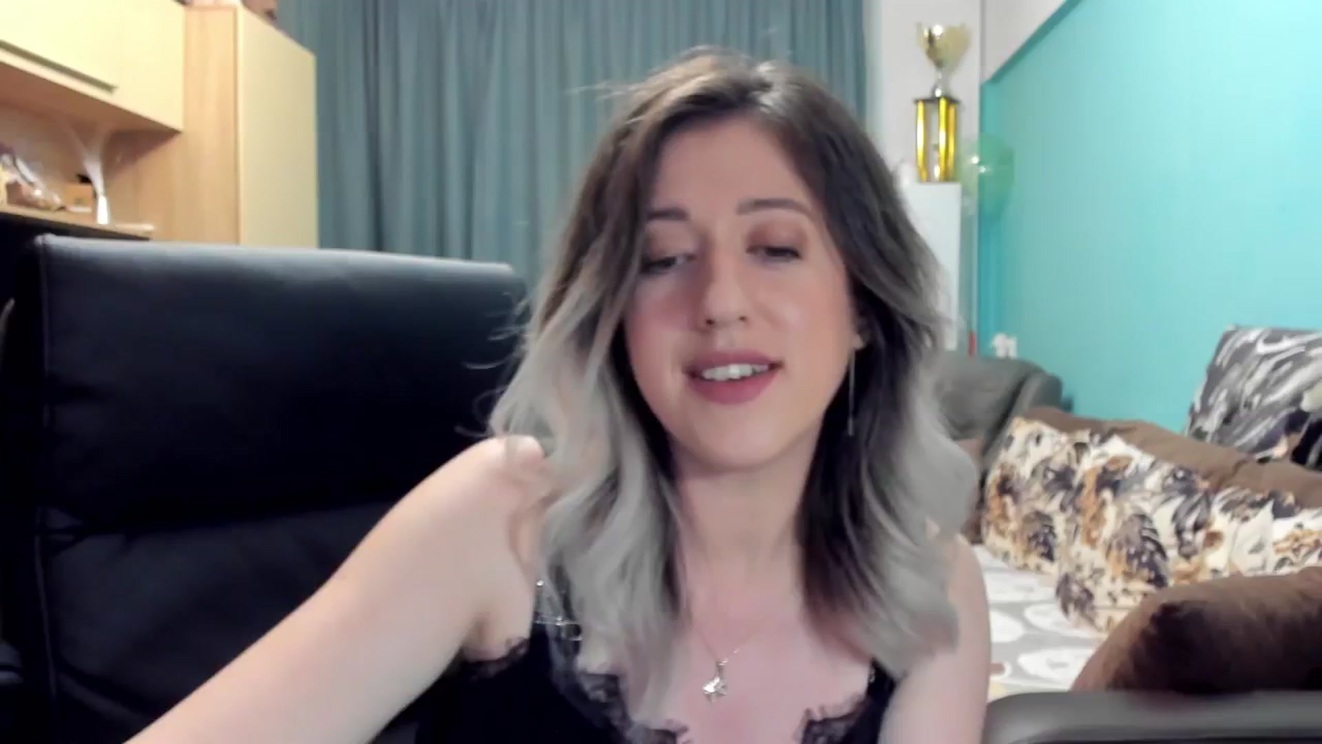 Gallery image thumbnail from SweetDelia_'s myfreecams stream on, 10/22/2024, 24:43 image 12 of 20