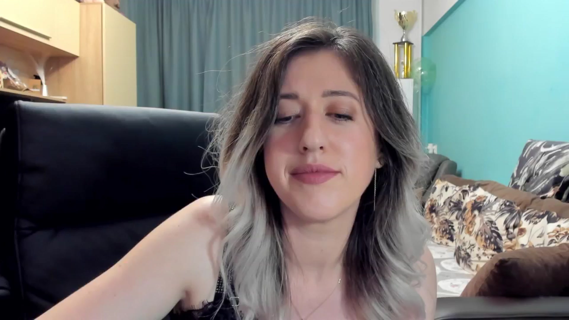 Gallery image thumbnail from SweetDelia_'s myfreecams stream on, 10/22/2024, 24:43 image 19 of 20