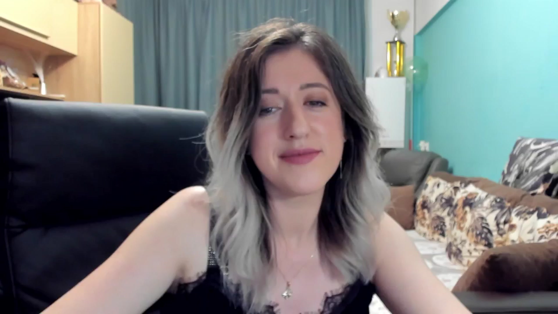 Gallery image thumbnail from SweetDelia_'s myfreecams stream on, 10/22/2024, 24:43 image 11 of 20
