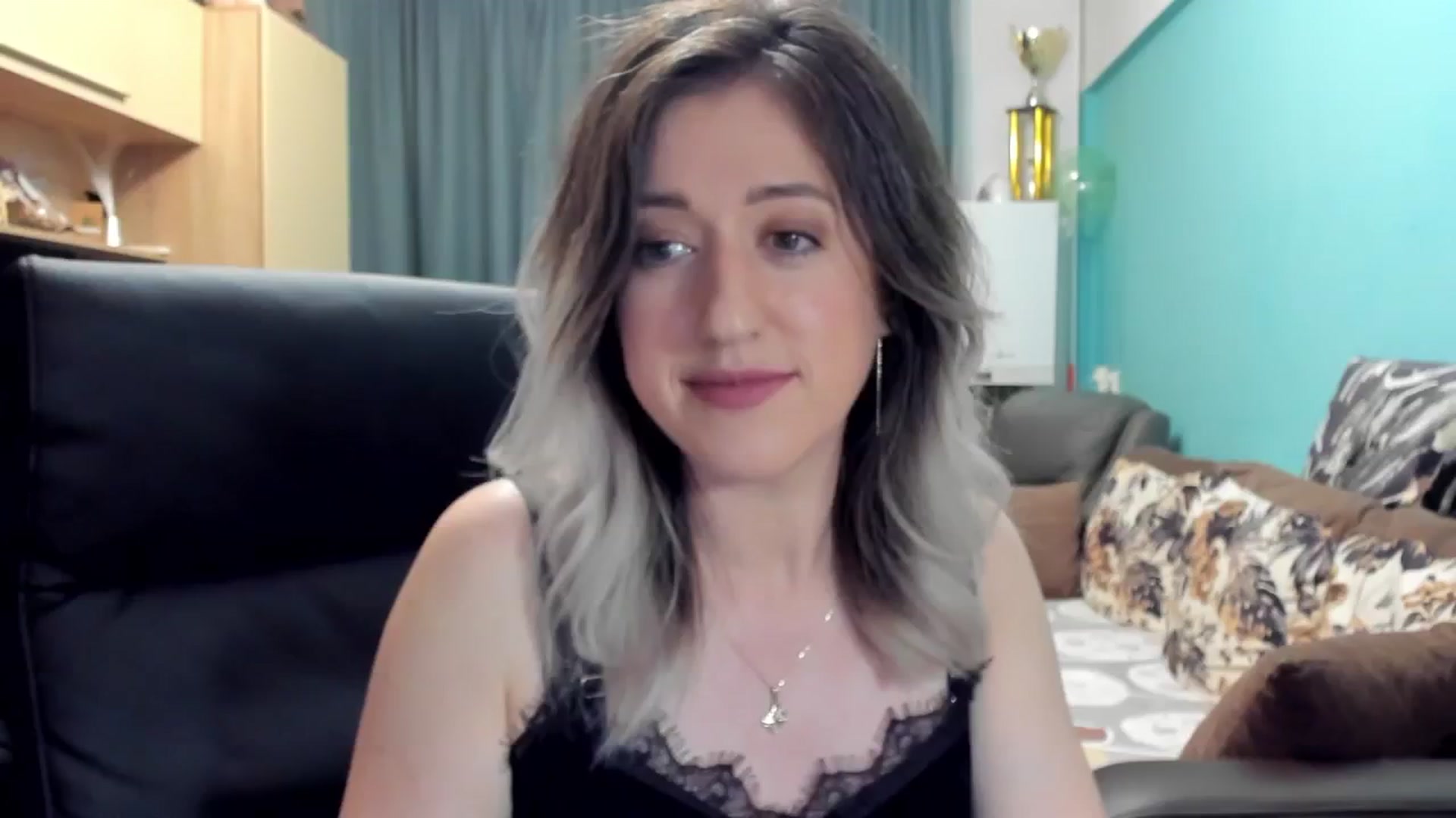 Gallery image thumbnail from SweetDelia_'s myfreecams stream on, 10/22/2024, 24:43 image 10 of 20